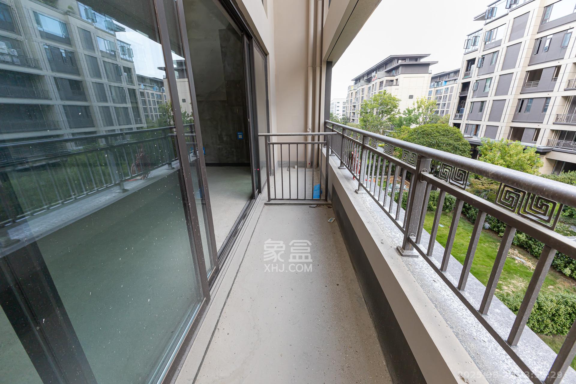 时代建发和著  4室2厅2卫    350.0万 时代建发和著  4室2厅2卫    350.0万阳台