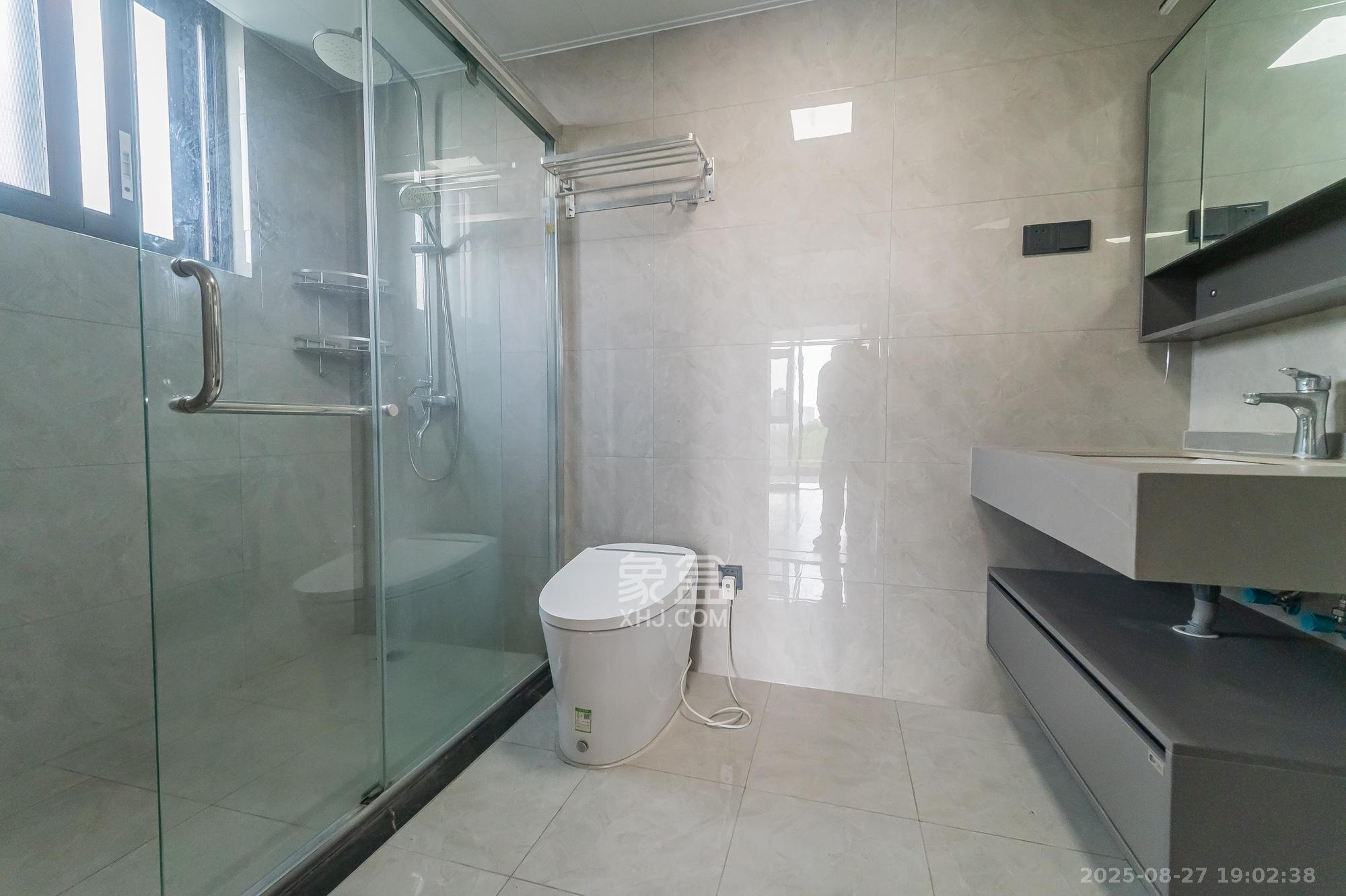 阳光丽景  3室2厅2卫    69.8万 阳光丽景  3室2厅2卫    69.8万卫生间