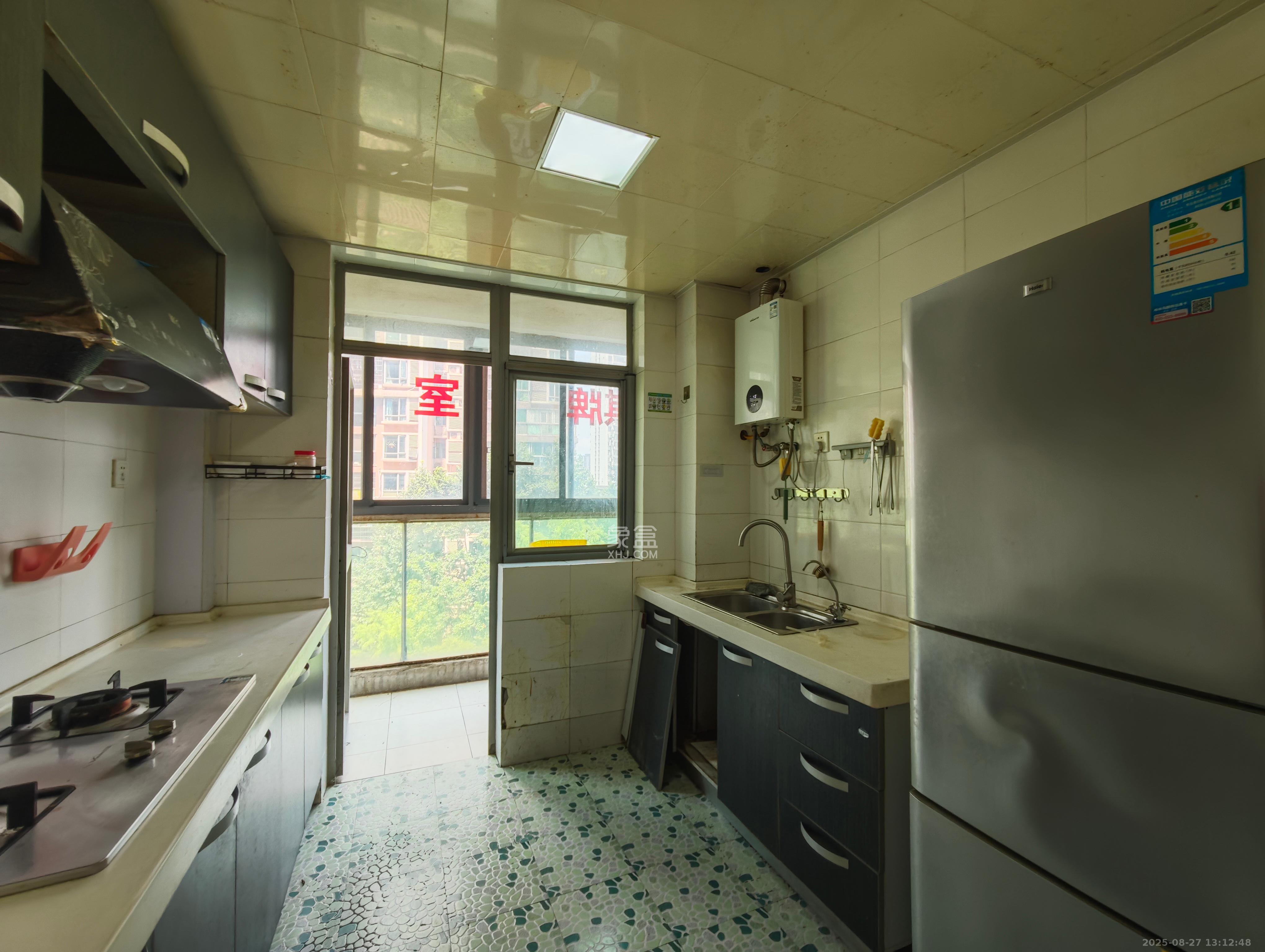 新城新世界一二三期 2室1厅1卫 2000.0元/月 新城新世界一二三期 2室1厅1卫 2000.0元/月室内图