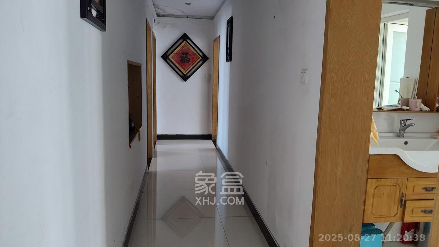 嘉盛华庭（一期、二期、三期）  3室2厅2卫    3200.0元/月室内图