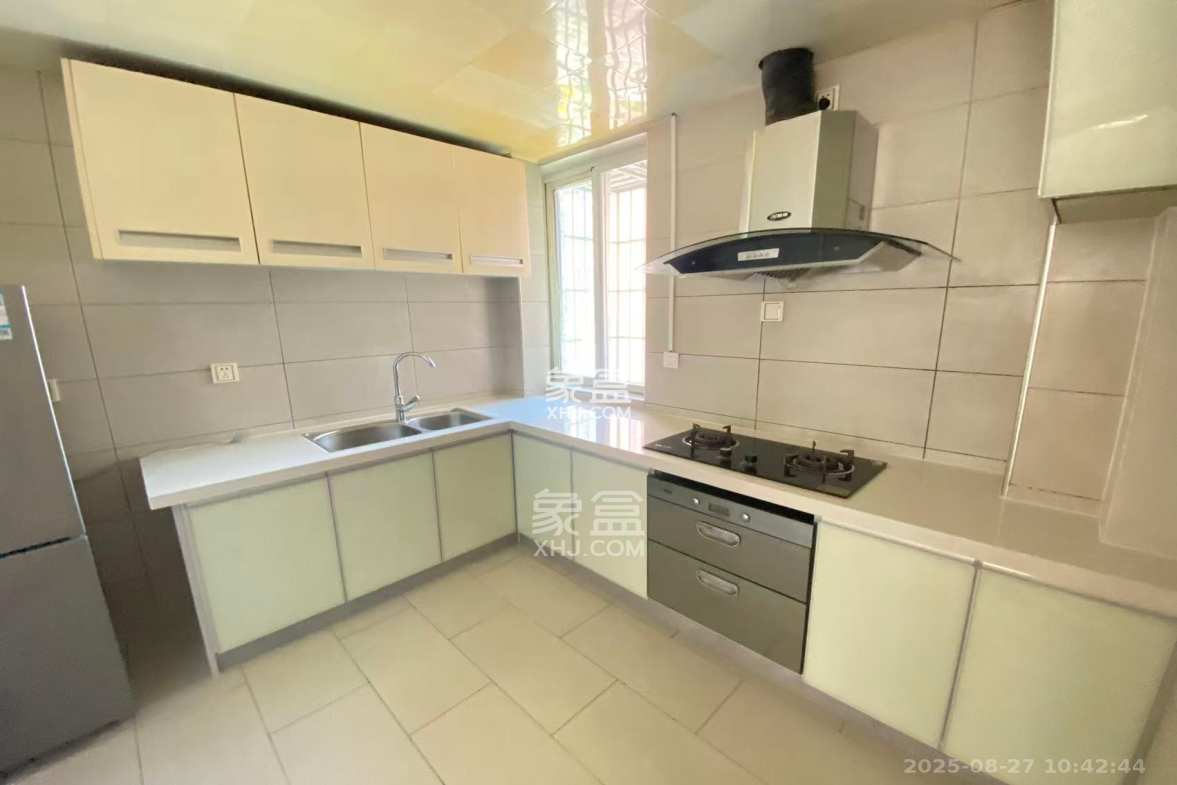 金铎嘉苑 3室2厅2卫 2800.0元/月 金铎嘉苑 3室2厅2卫 2800.0元/月室内图