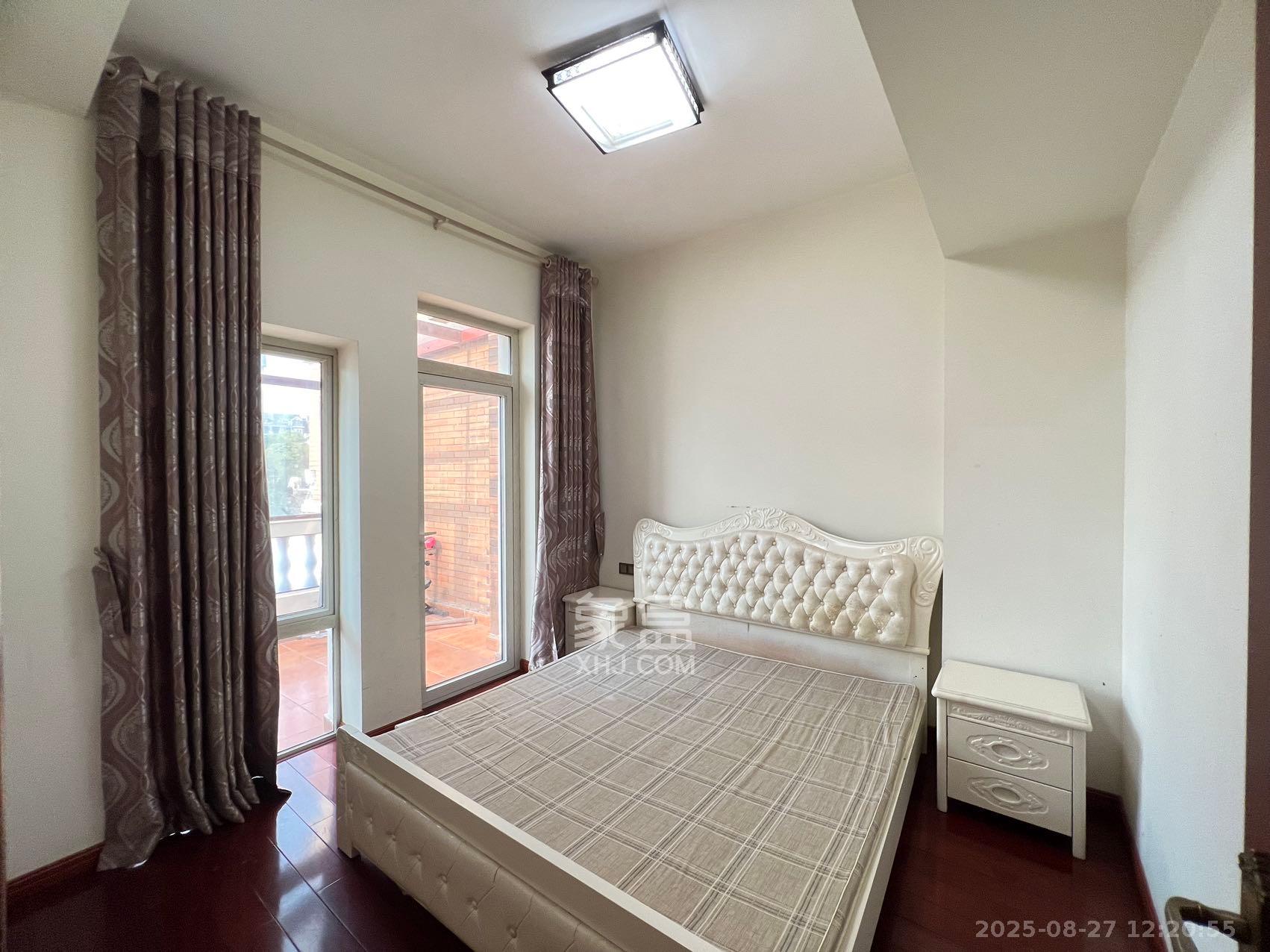 格兰小镇  5室2厅3卫    5800.0元/月 格兰小镇  5室2厅3卫    5800.0元/月室内图