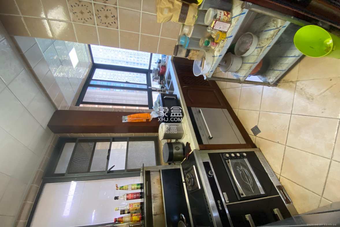 塞纳公馆  3室2厅2卫    2500.0元/月 塞纳公馆  3室2厅2卫    2500.0元/月室内图