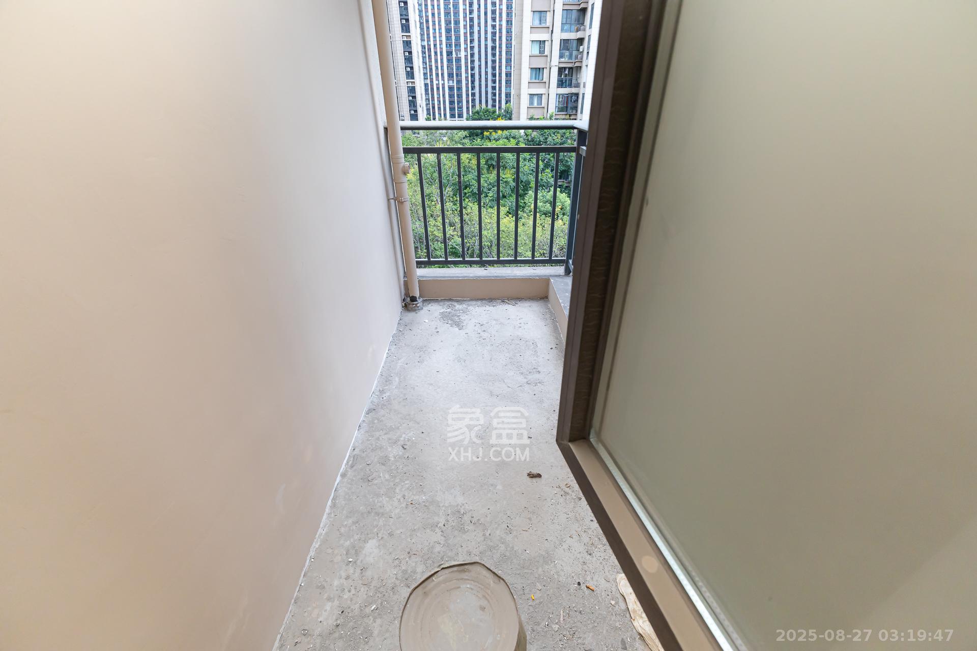 裕和府（乐万邦康桥悦城）  3室2厅2卫    120.0万阳台