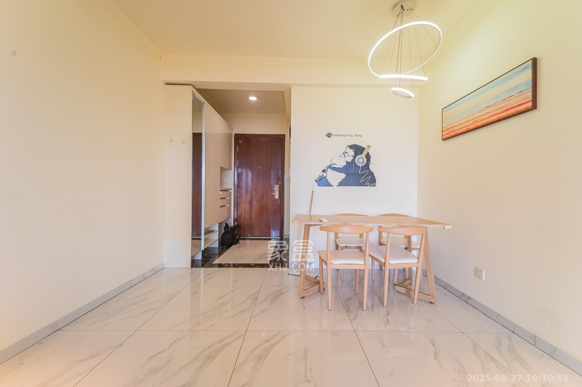 碧桂园中央花园  3室2厅2卫    78.0万 碧桂园中央花园  3室2厅2卫    78.0万客厅