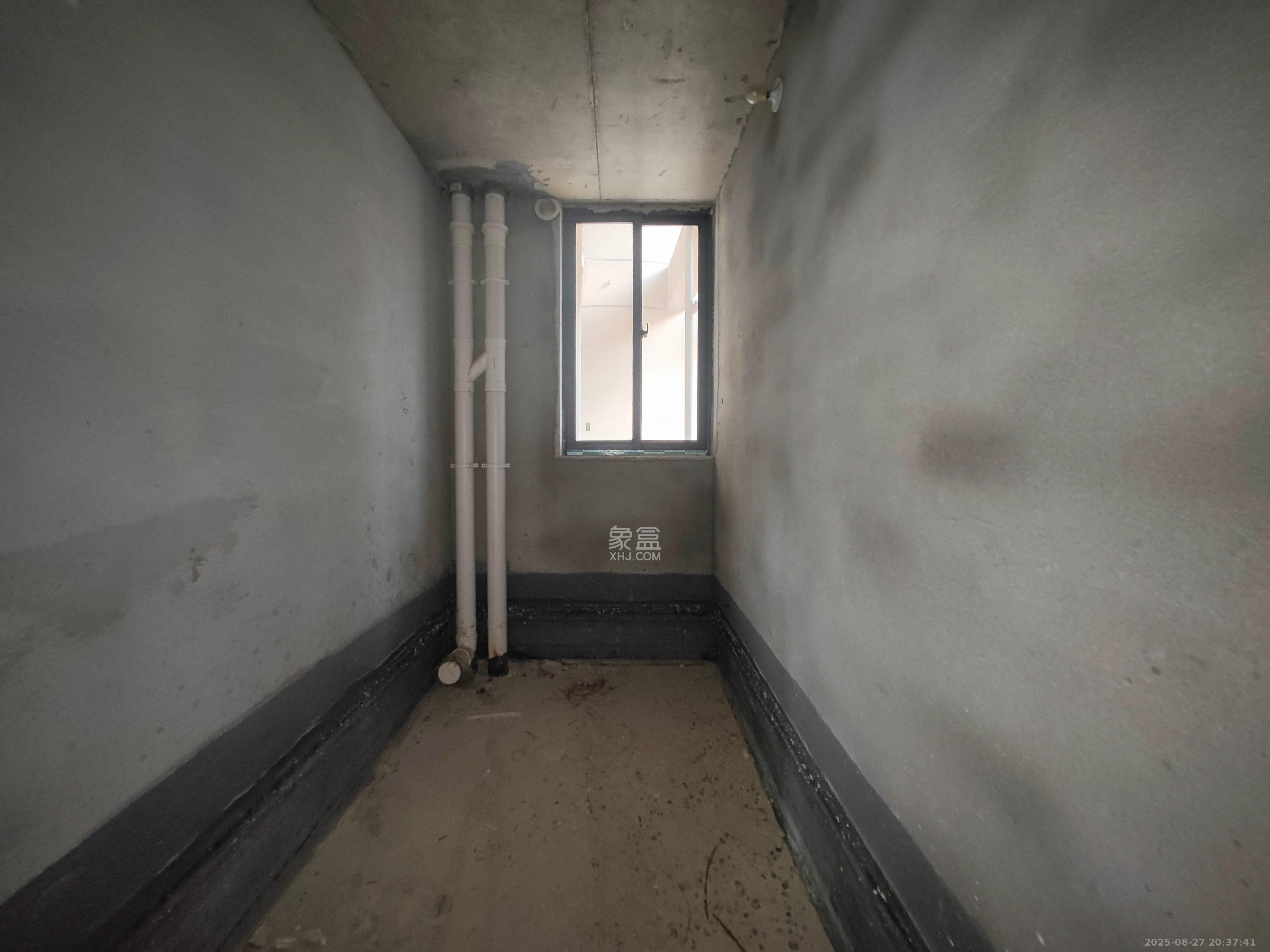 西湖鸿运佳苑 1室0厅0卫 75.0万 西湖鸿运佳苑 1室0厅0卫 75.0万卫生间