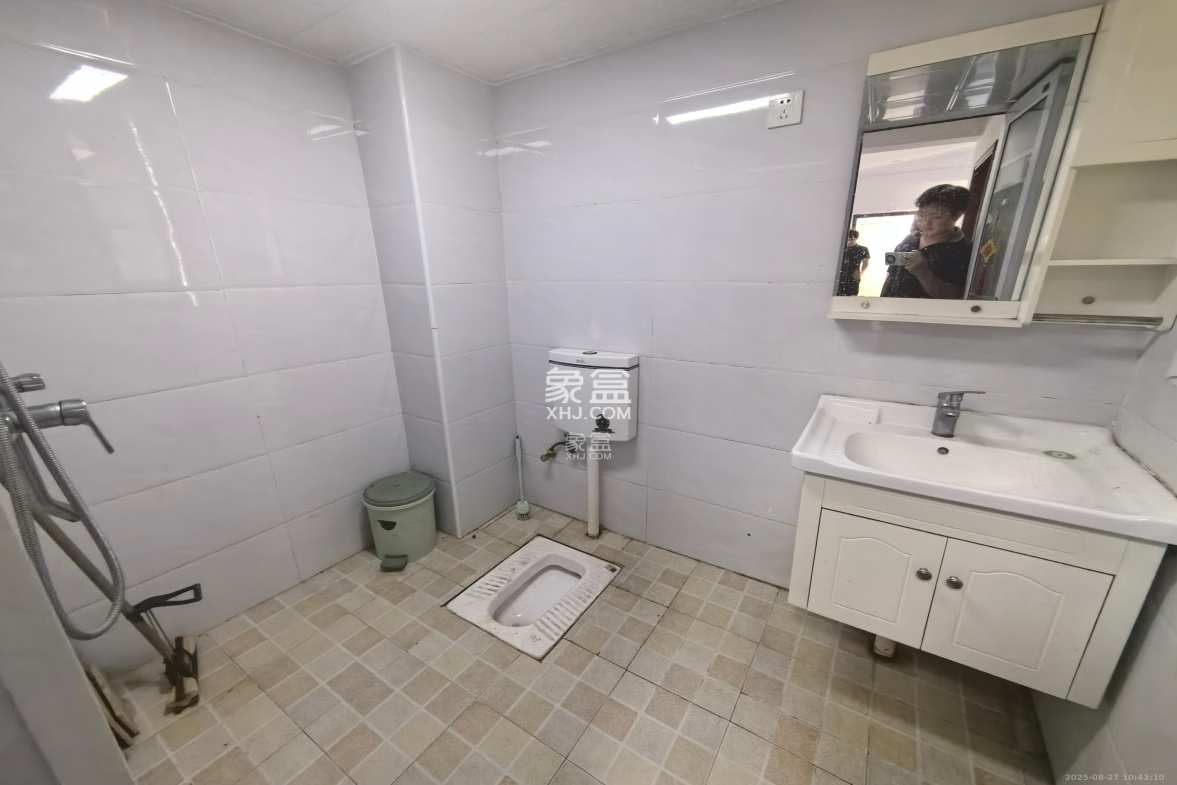 东玺门  3室1厅1卫    2000.0元/月 东玺门  3室1厅1卫    2000.0元/月室内图