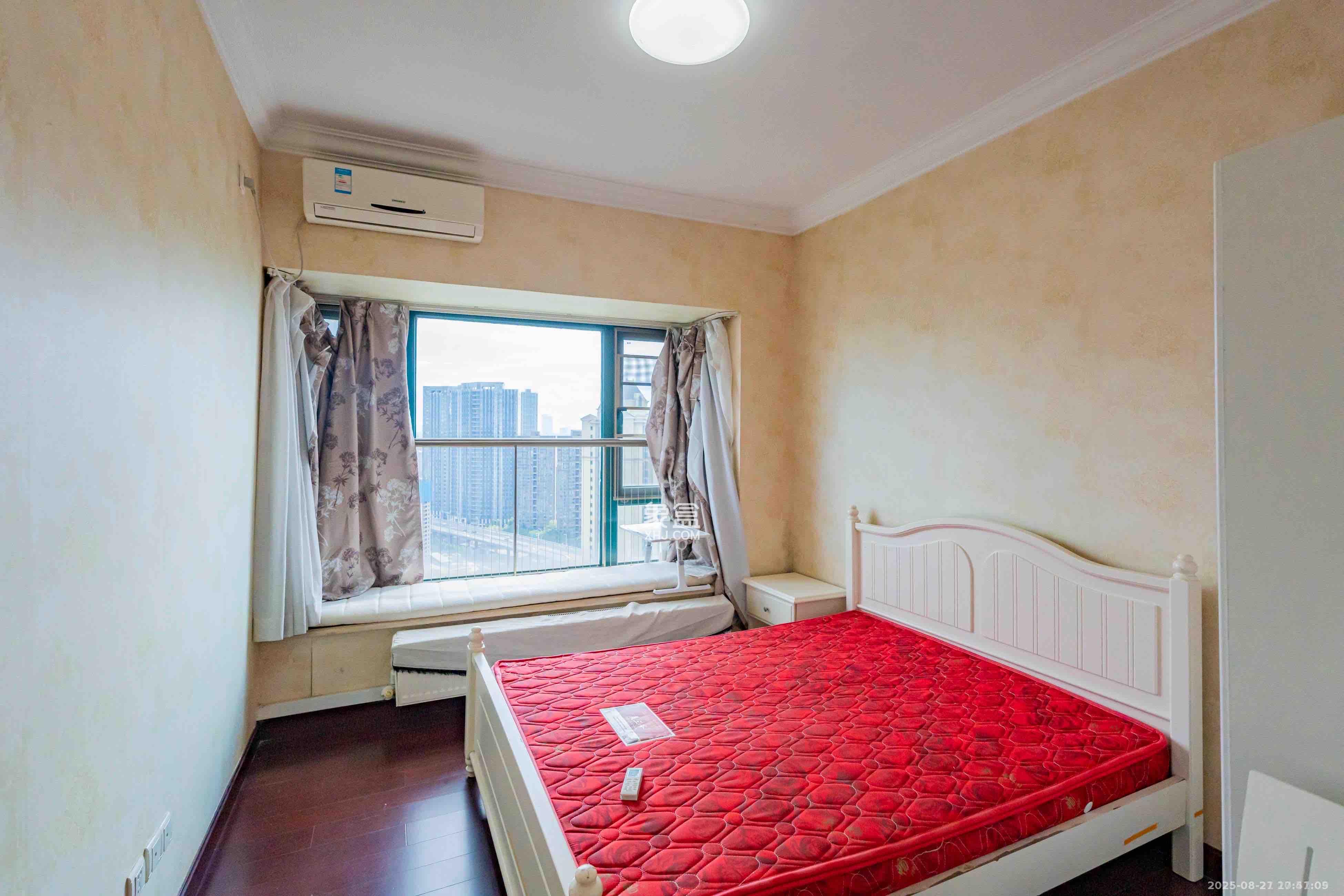 恒大雅苑  3室2厅2卫    2600.0元/月室内图