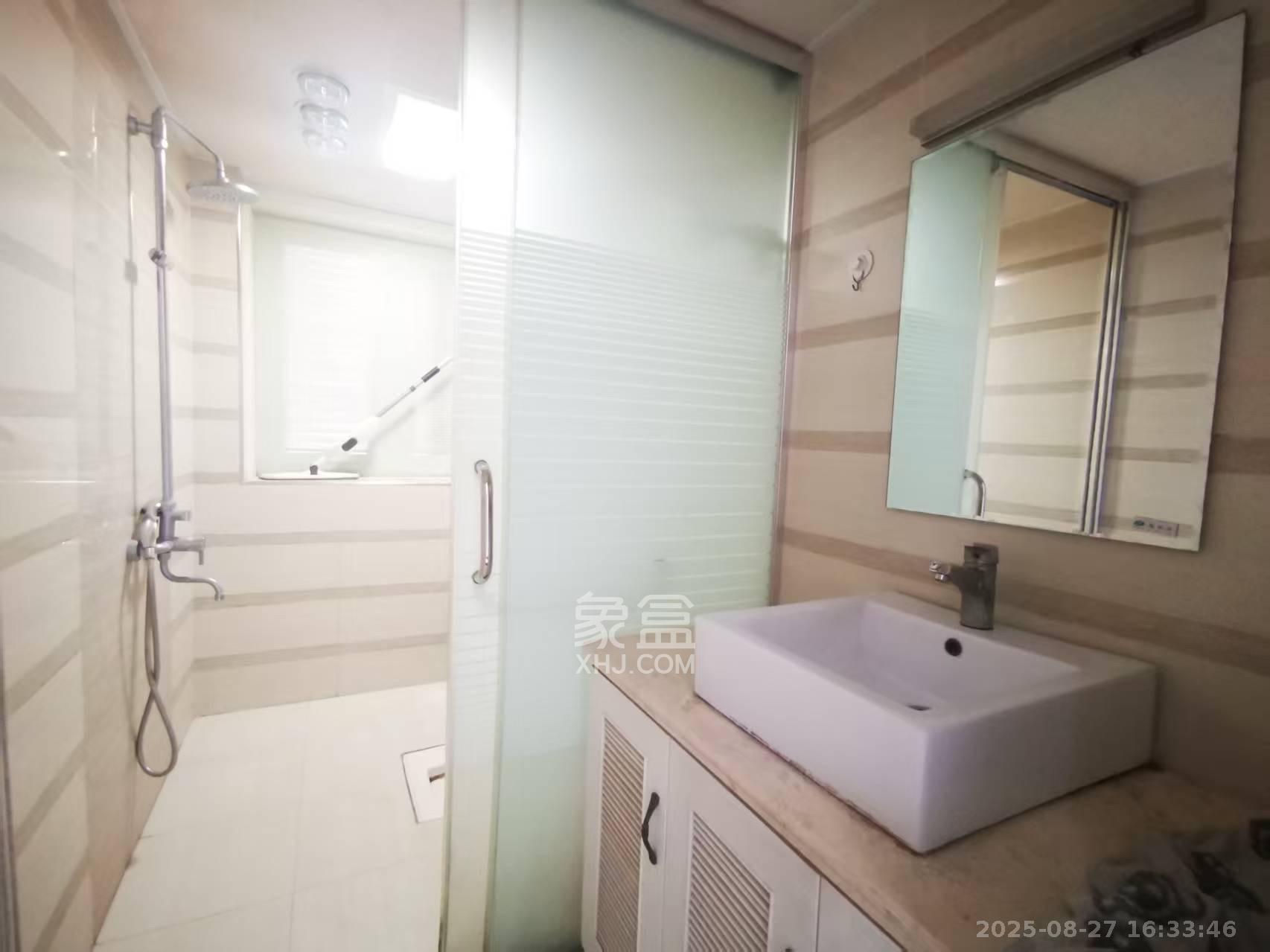 融圣国际  3室1厅2卫    3400.0元/月 融圣国际  3室1厅2卫    3400.0元/月室内图