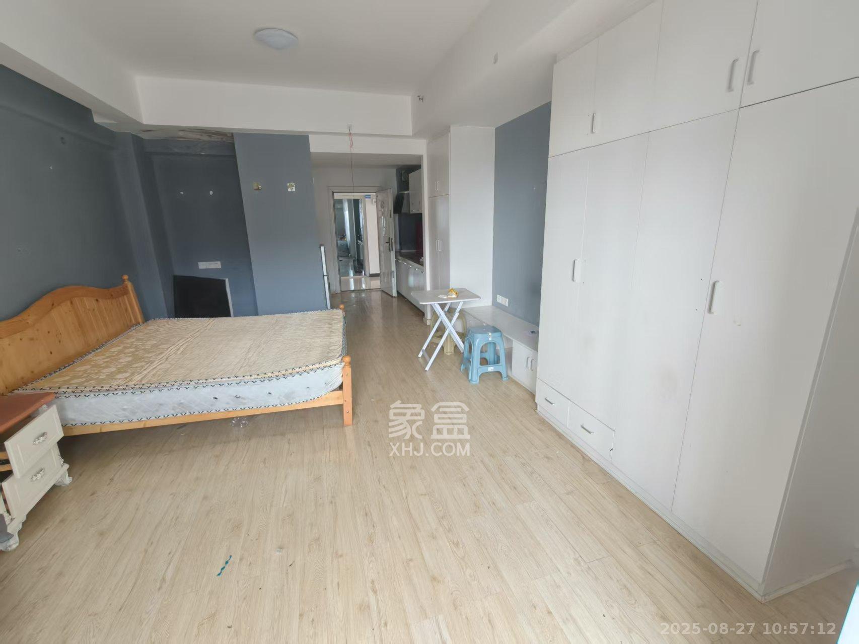 九峰远见  1室1厅1卫    1200.0元/月 九峰远见  1室1厅1卫    1200.0元/月