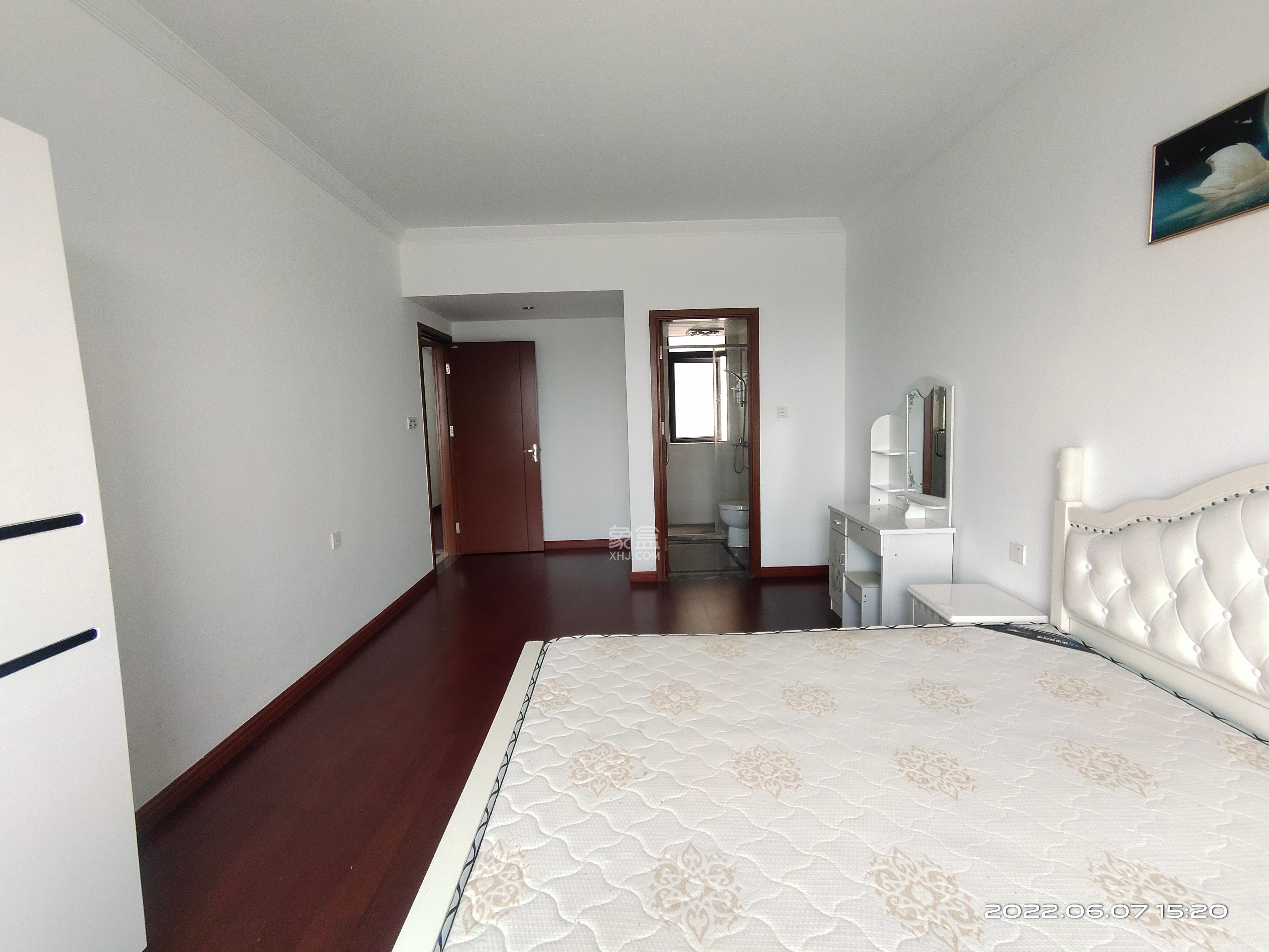 中海国际五期  3室2厅2卫    2200.0元/月室内图