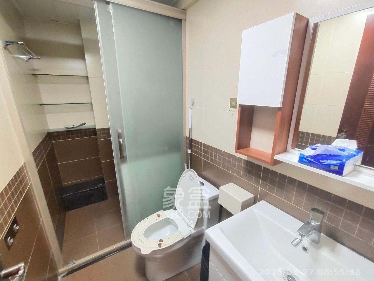 东怡外国（南湖一号)  1室1厅1卫    2300.0元/月室内图