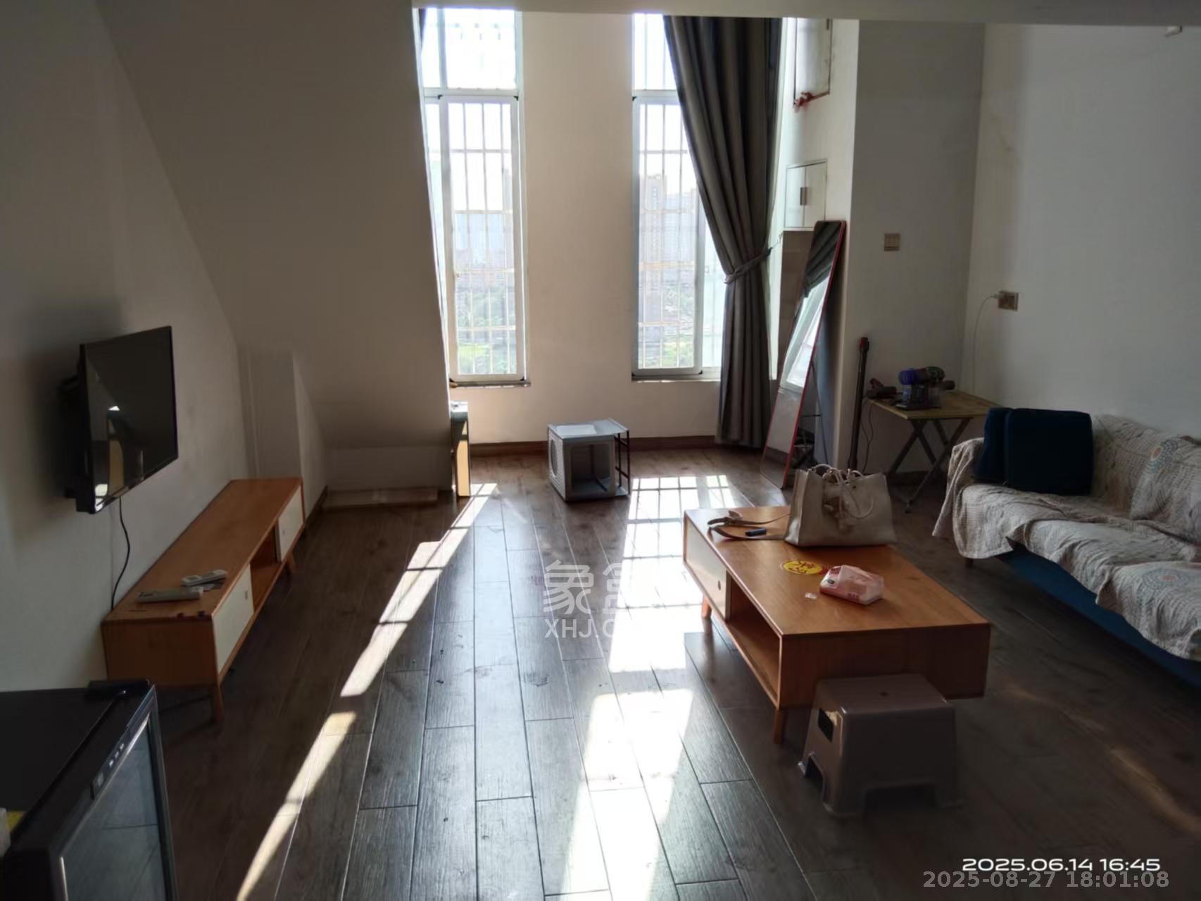 MOMA当代广场  1室1厅1卫    1300.0元/月 MOMA当代广场  1室1厅1卫    1300.0元/月