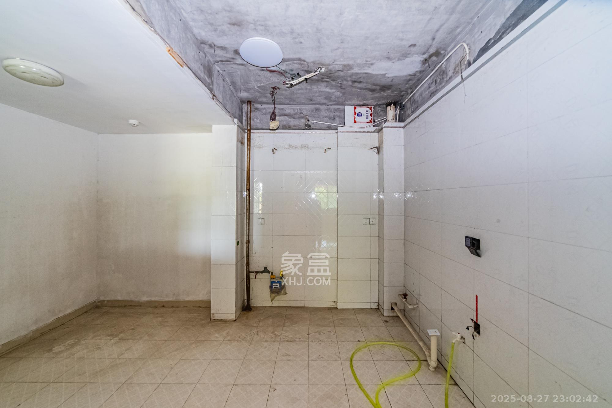 湘江世纪城湘江豪庭 1室2厅2卫 205.0万 湘江世纪城湘江豪庭 1室2厅2卫 205.0万厨房