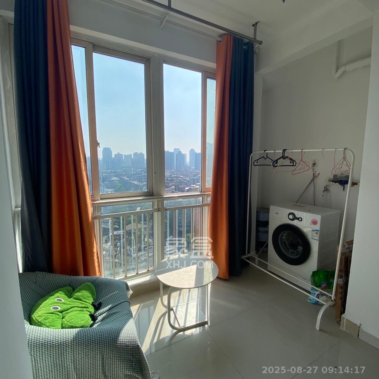 天心华庭 1室1厅1卫 1950.0元/月 天心华庭 1室1厅1卫 1950.0元/月室内图