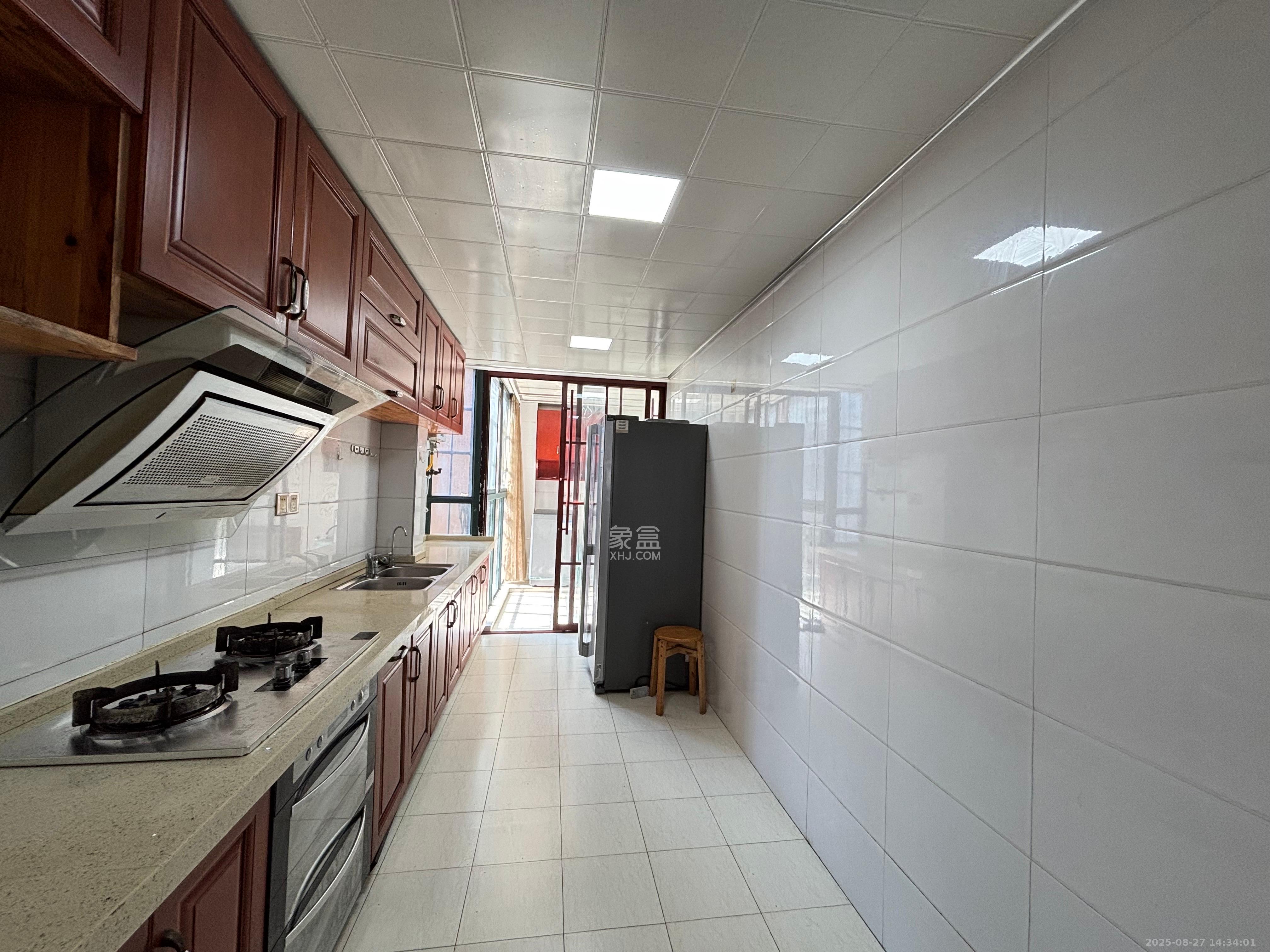 筑梦佳园 4室2厅2卫 2300.0元/月 筑梦佳园 4室2厅2卫 2300.0元/月室内图