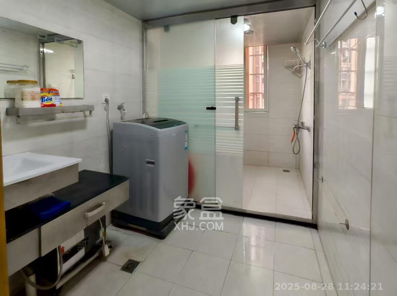 枫雅名苑 3室2厅2卫 2400.0元/月 枫雅名苑 3室2厅2卫 2400.0元/月室内图