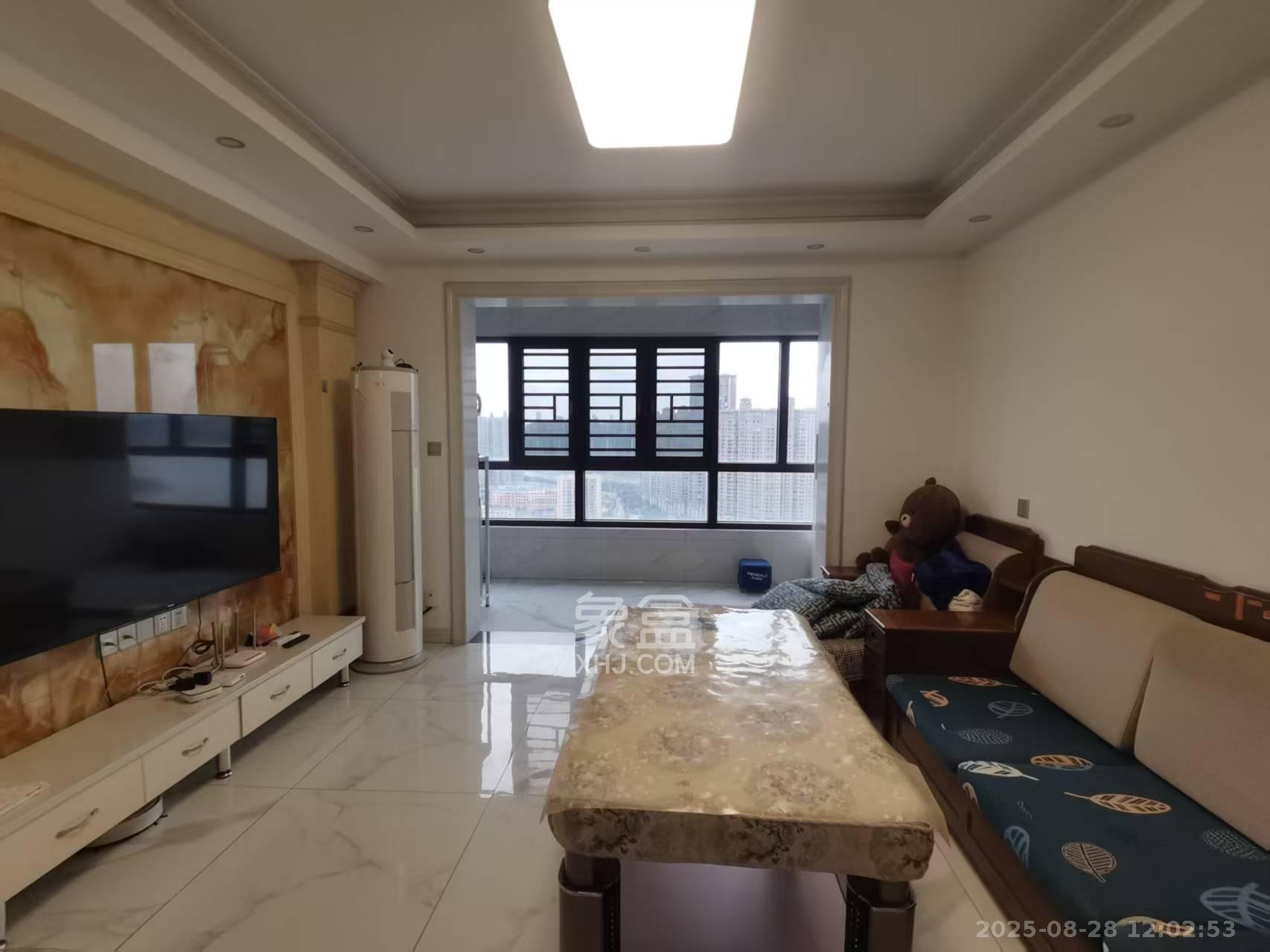 山语城三期  3室2厅2卫    2300.0元/月室内图