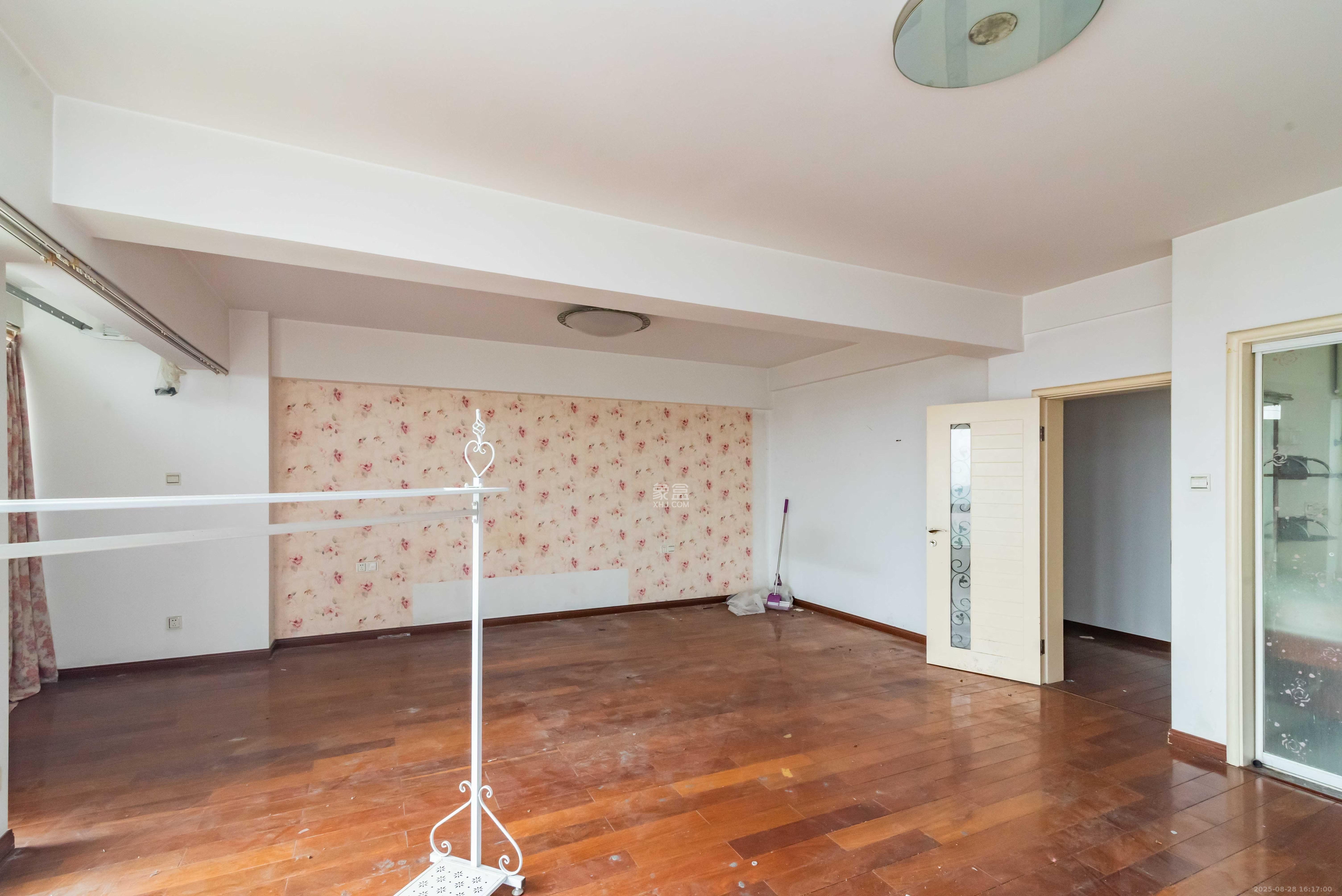 新奥大厦  4室2厅2卫    4000.0元/月 新奥大厦  4室2厅2卫    4000.0元/月室内图