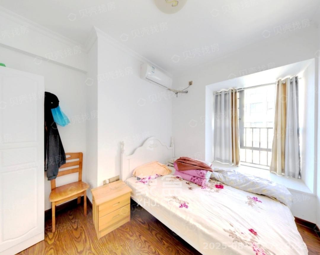 汇金城/嘉华城（二期、三期）  3室2厅2卫    2600.0元/月室内图