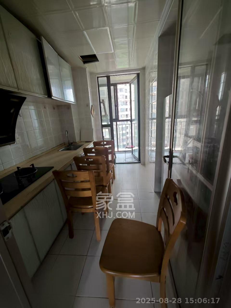 佳兆业水岸新都  4室2厅2卫    1800.0元/月室内图