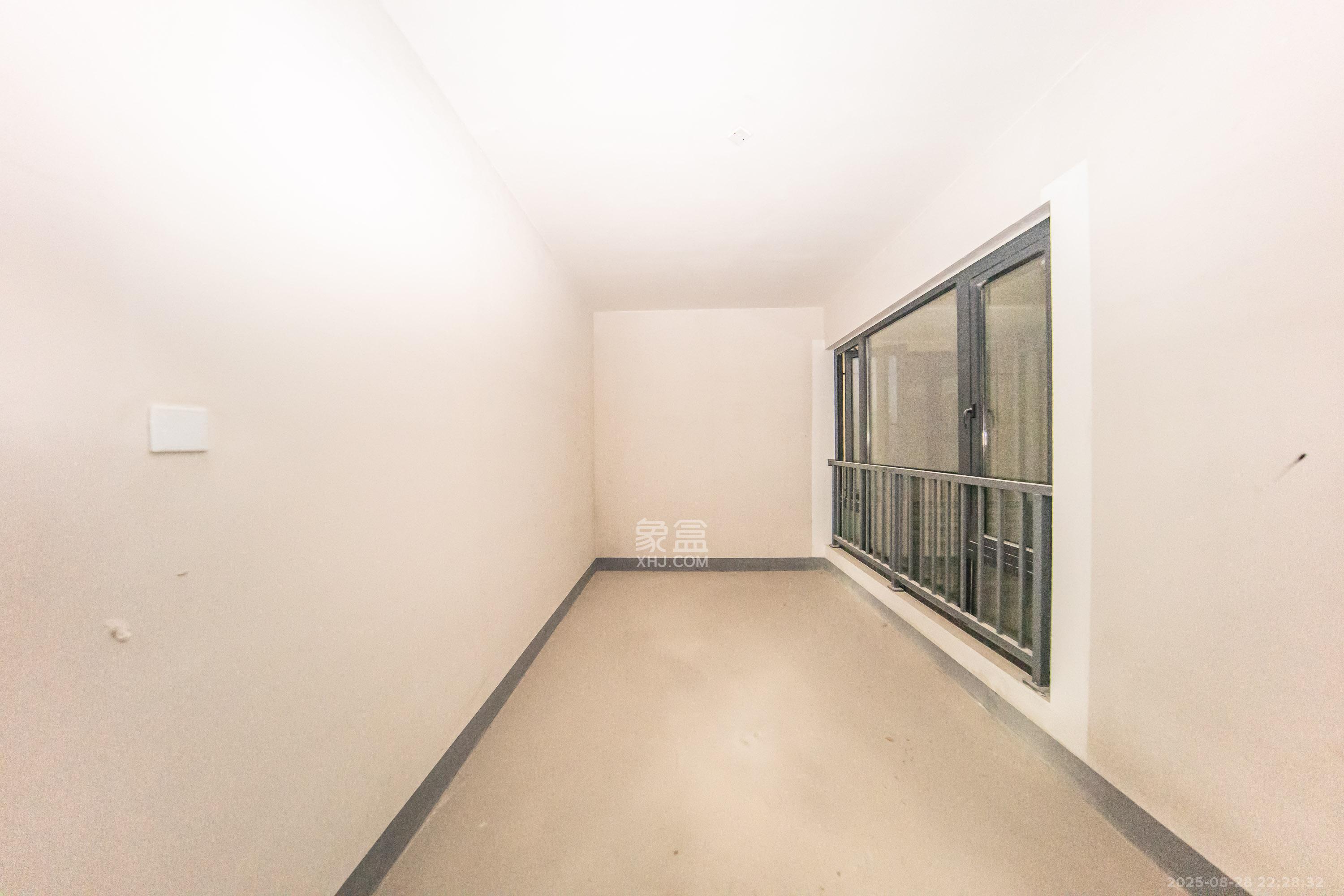 建投象山国际  6室2厅3卫    215.0万 建投象山国际  6室2厅3卫    215.0万卧室