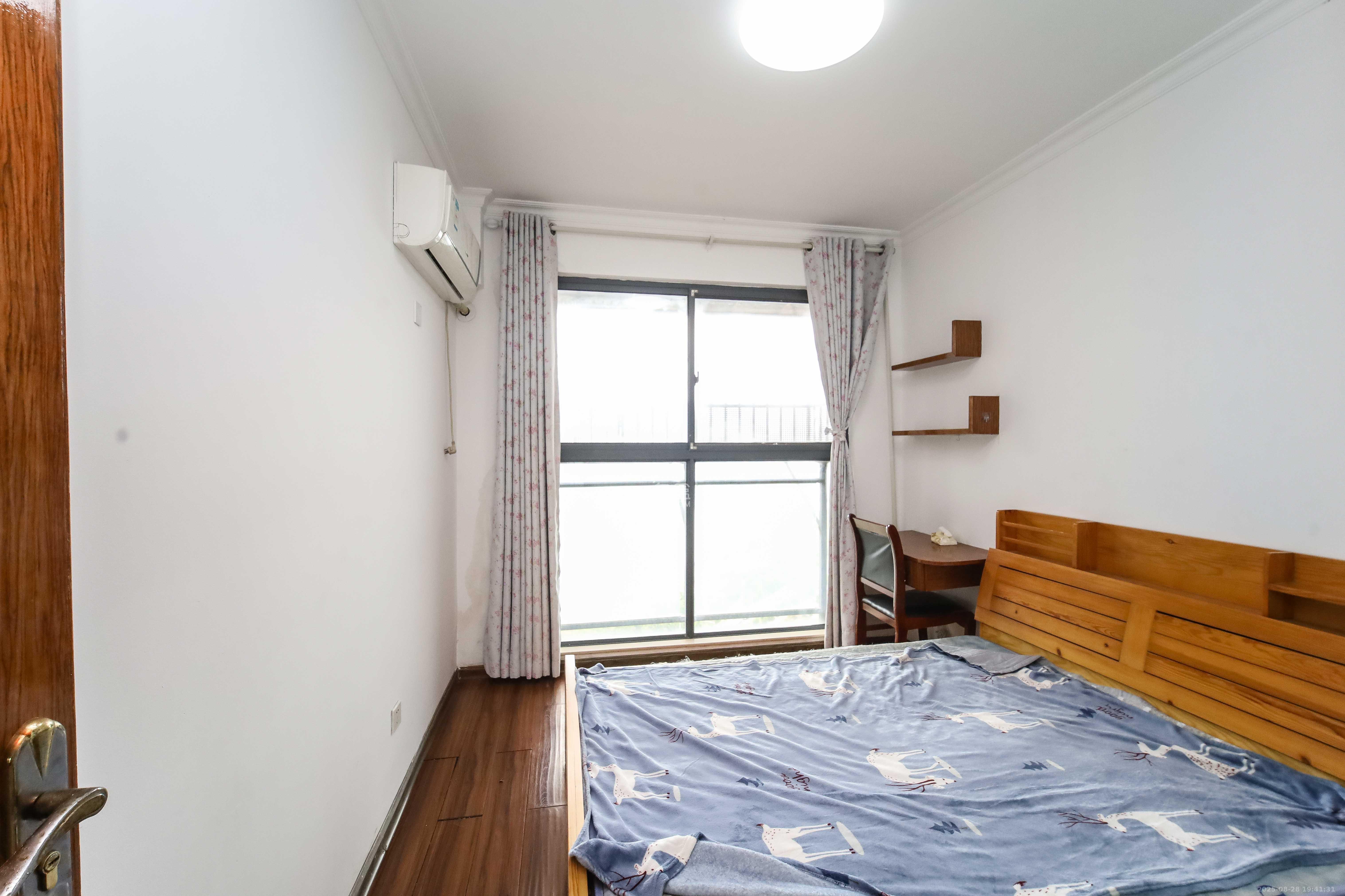 江河双水湾  3室2厅2卫    105.0万卧室