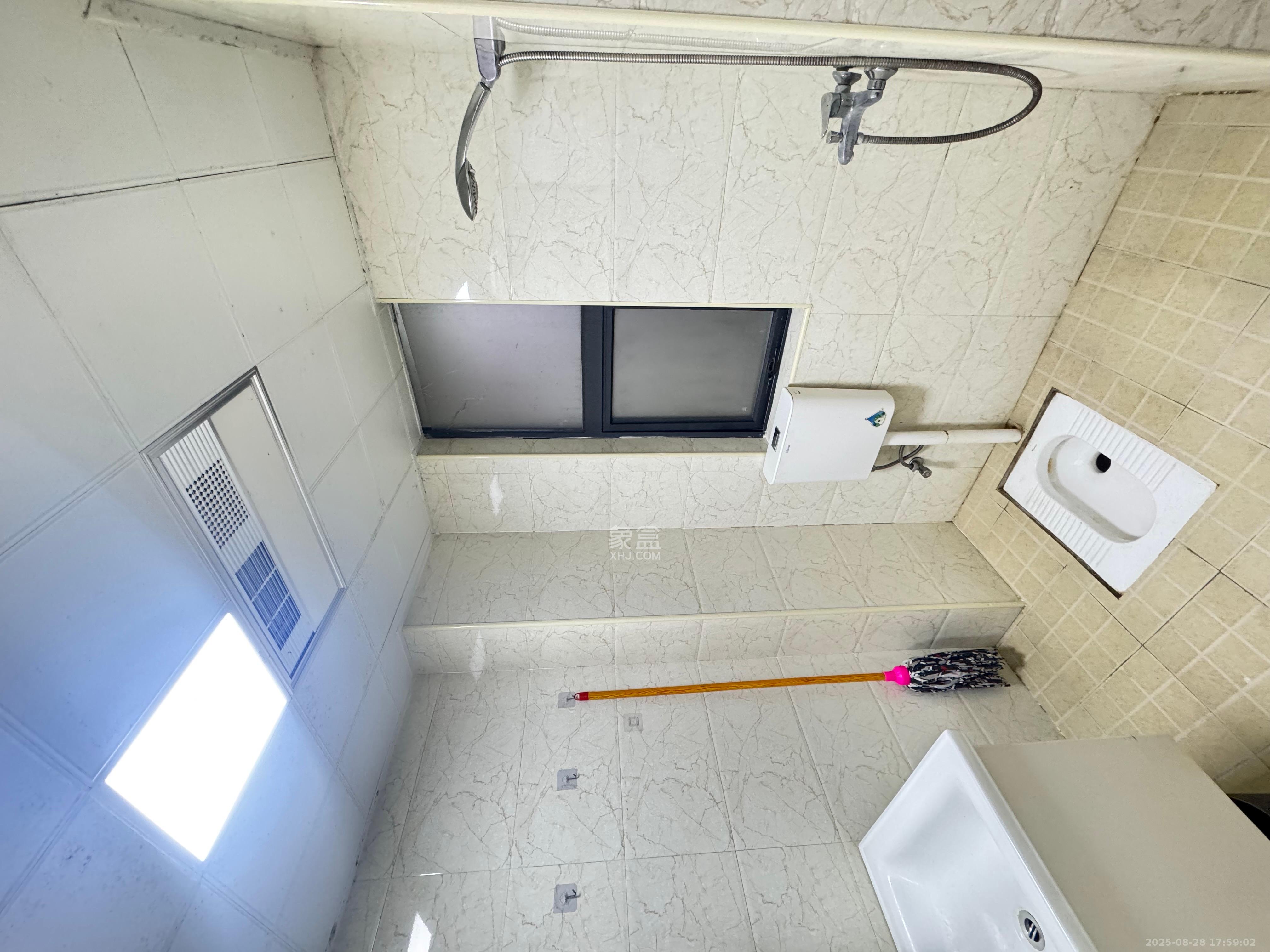 天鸿天府(天鸿中央大院) 2室1厅1卫 1600.0元/月 天鸿天府(天鸿中央大院) 2室1厅1卫 1600.0元/月室内图