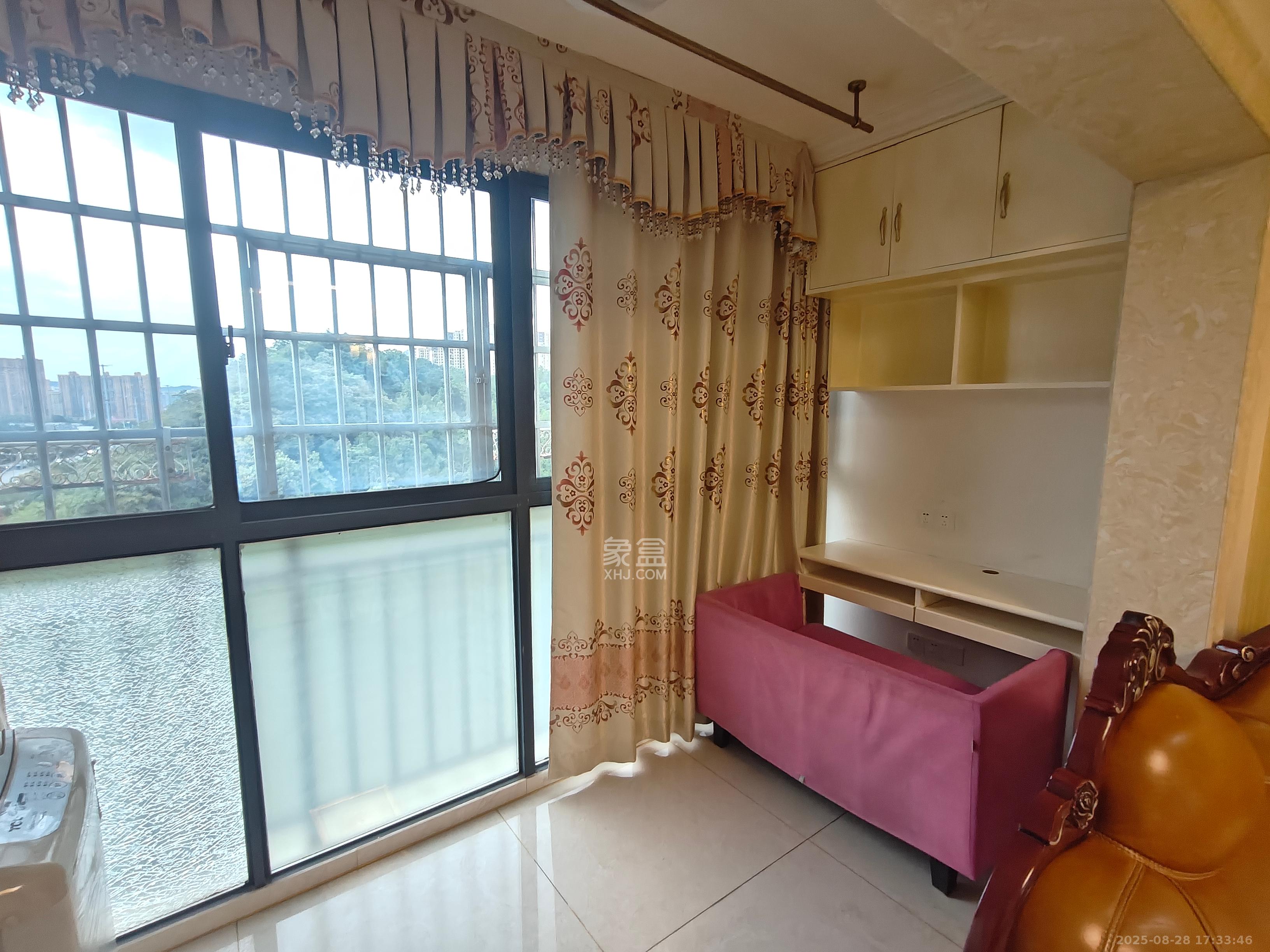 山水新城 2室2厅1卫 2000.00元/月 山水新城 2室2厅1卫 2000.00元/月室内图