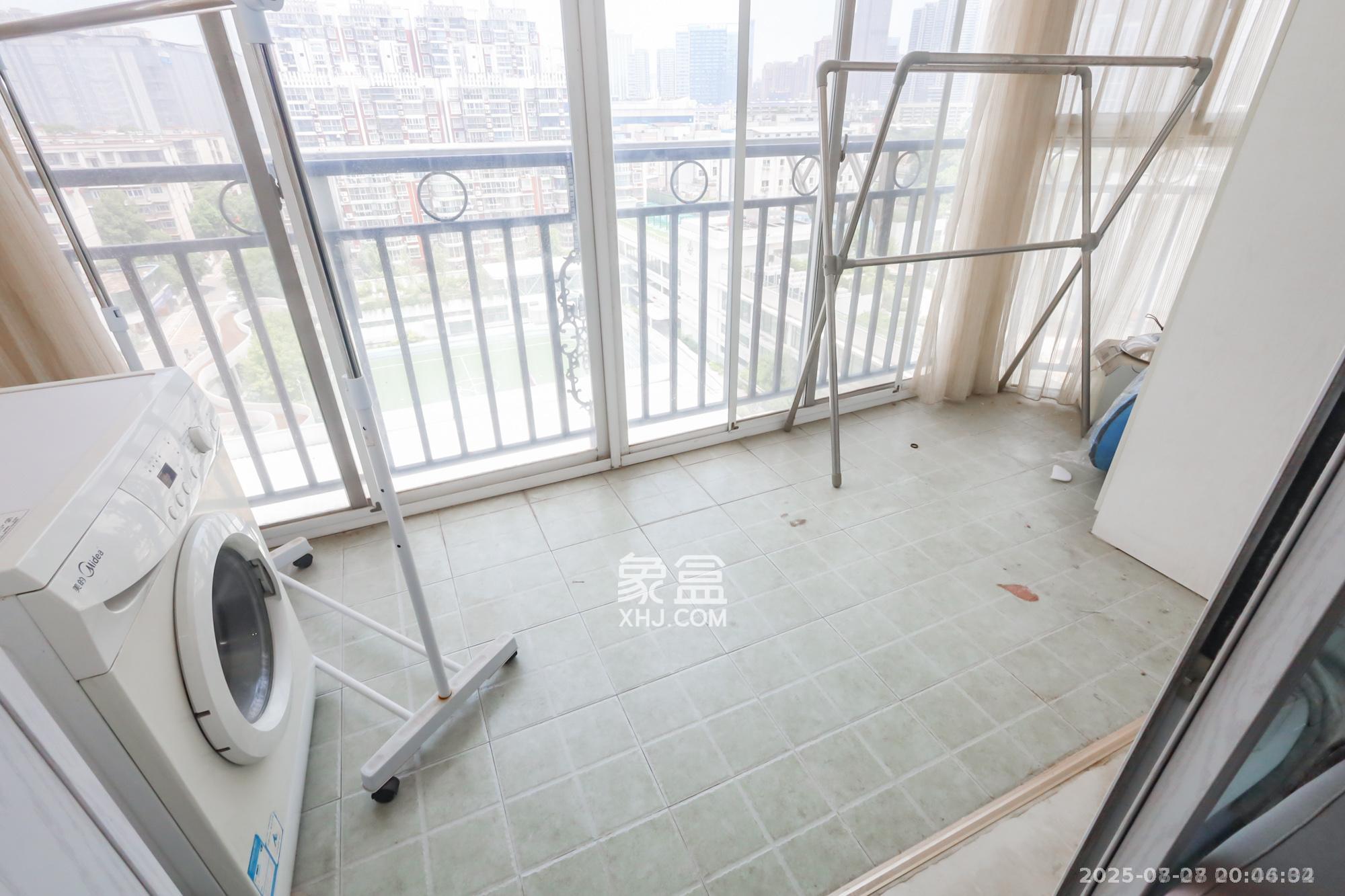 湘许嘉园  3室2厅1卫    2800.0元/月 湘许嘉园  3室2厅1卫    2800.0元/月室内图