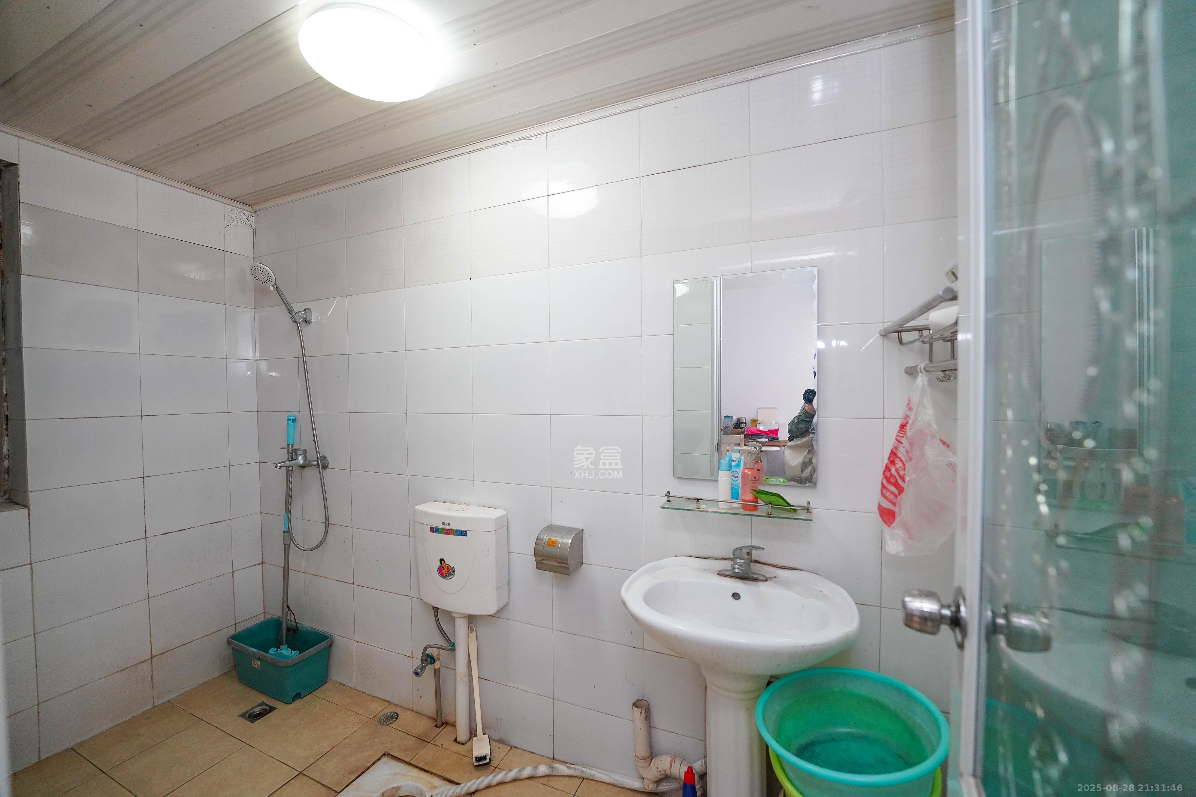 怡海星城 1室1厅1卫 28.0万 怡海星城 1室1厅1卫 28.0万卫生间