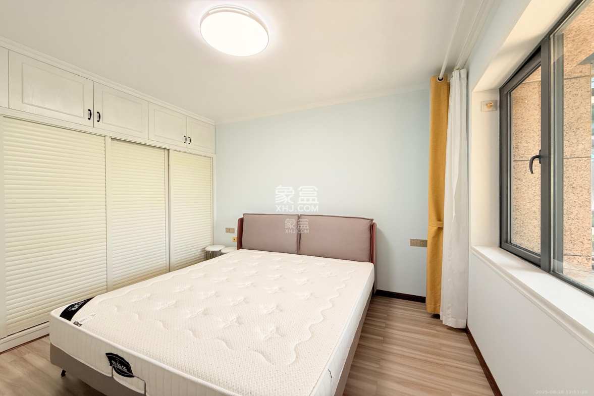 半山壹号  1室2厅1卫    2750.0元/月 半山壹号  1室2厅1卫    2750.0元/月室内图