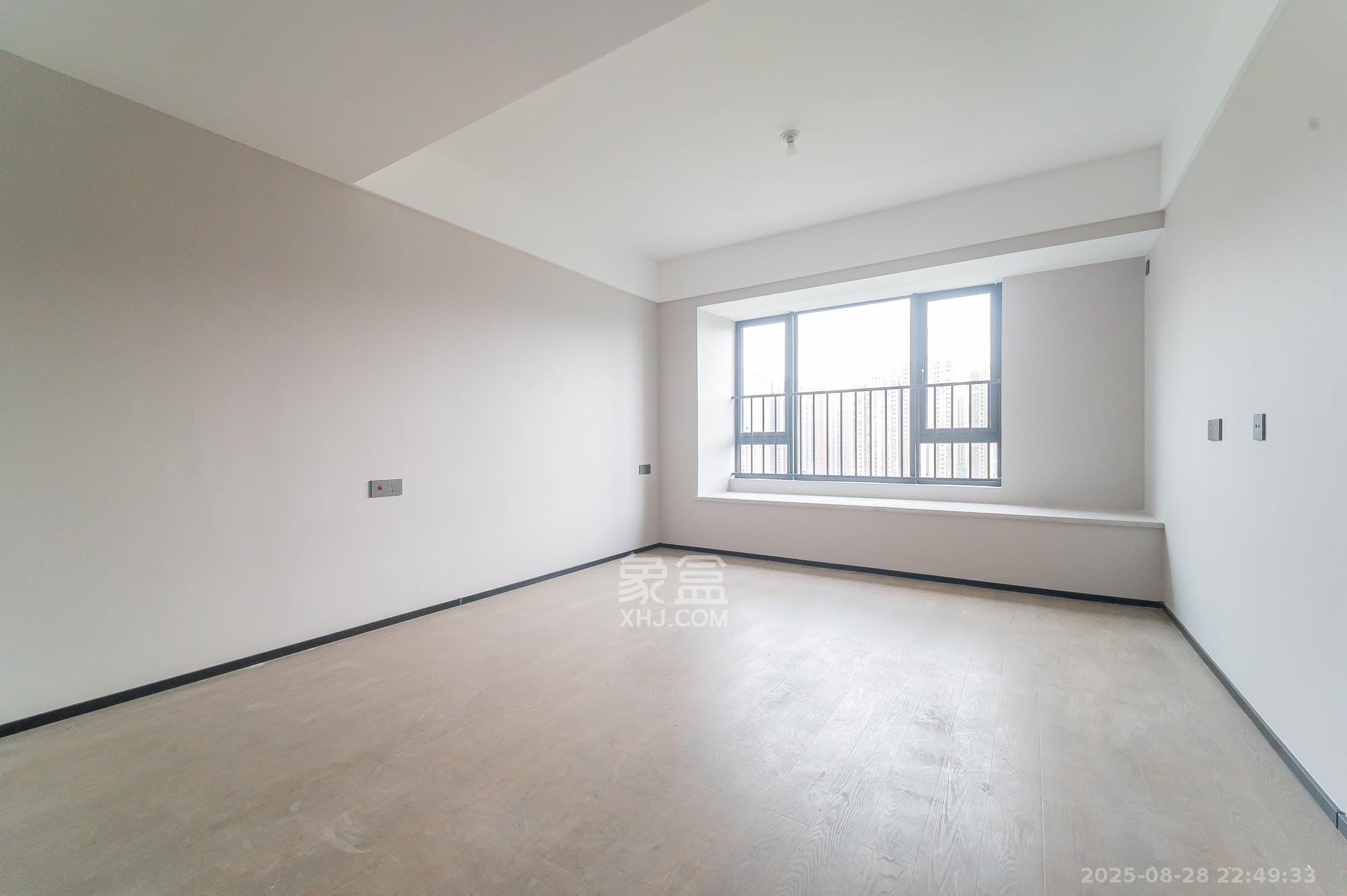 万科松湖天地 4室2厅2卫 198.8万 万科松湖天地 4室2厅2卫 198.8万卧室