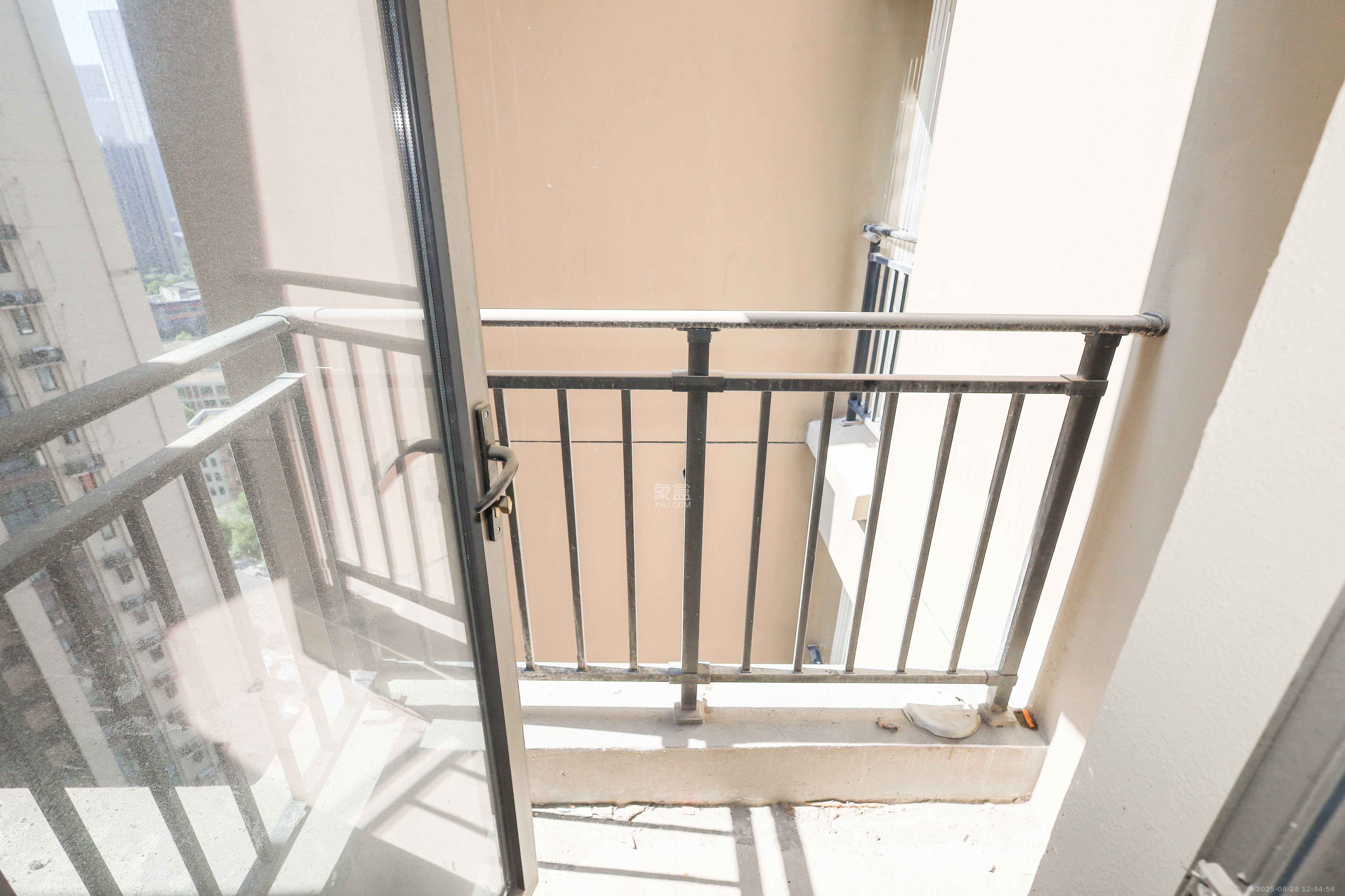 梅溪湖合能璞丽  3室2厅2卫    130.0万 梅溪湖合能璞丽  3室2厅2卫    130.0万阳台