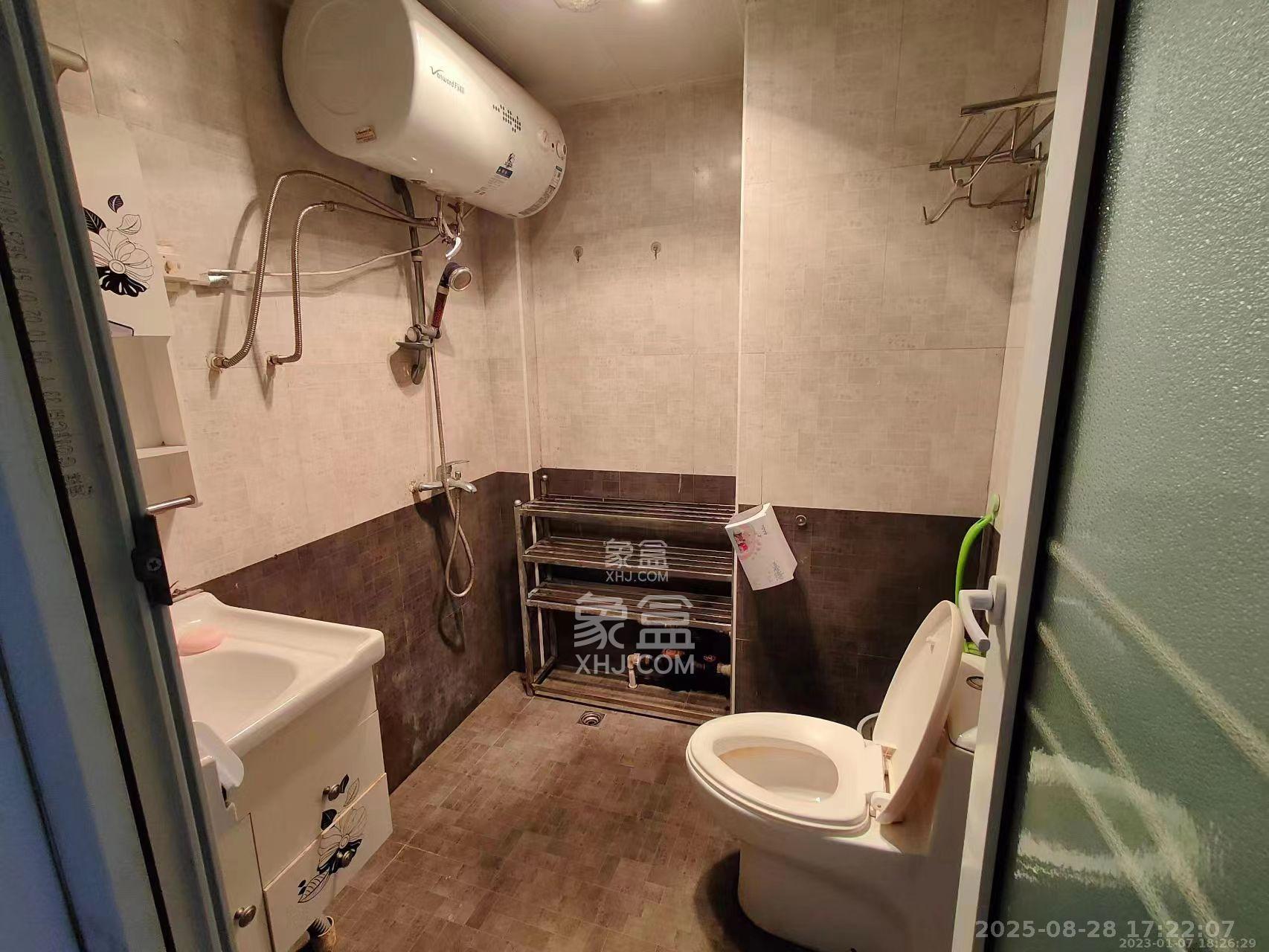 2076至高点  1室1厅1卫    1200.0元/月 2076至高点  1室1厅1卫    1200.0元/月室内图