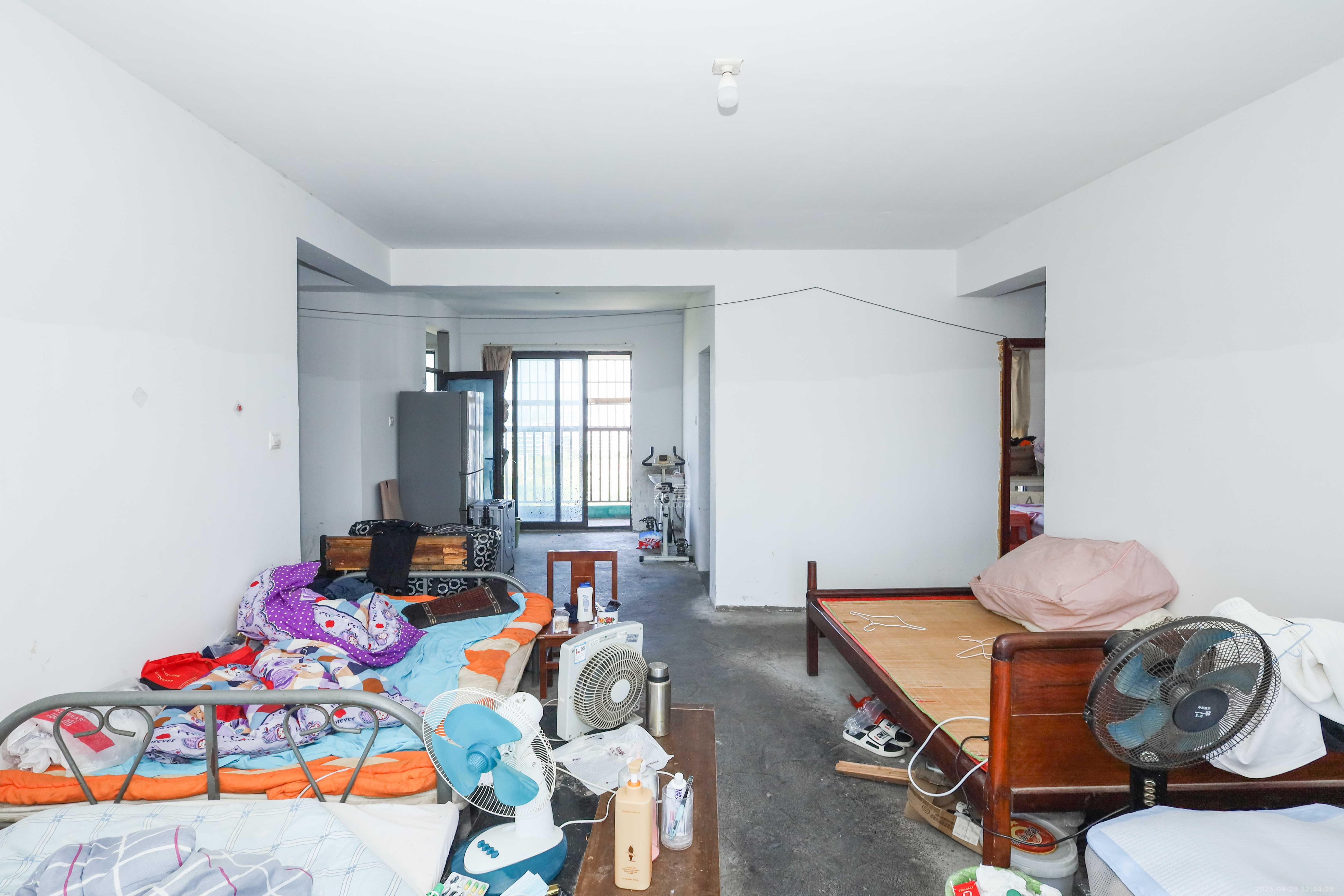 中冶中央公园  4室2厅2卫    151.0万 中冶中央公园  4室2厅2卫    151.0万客厅