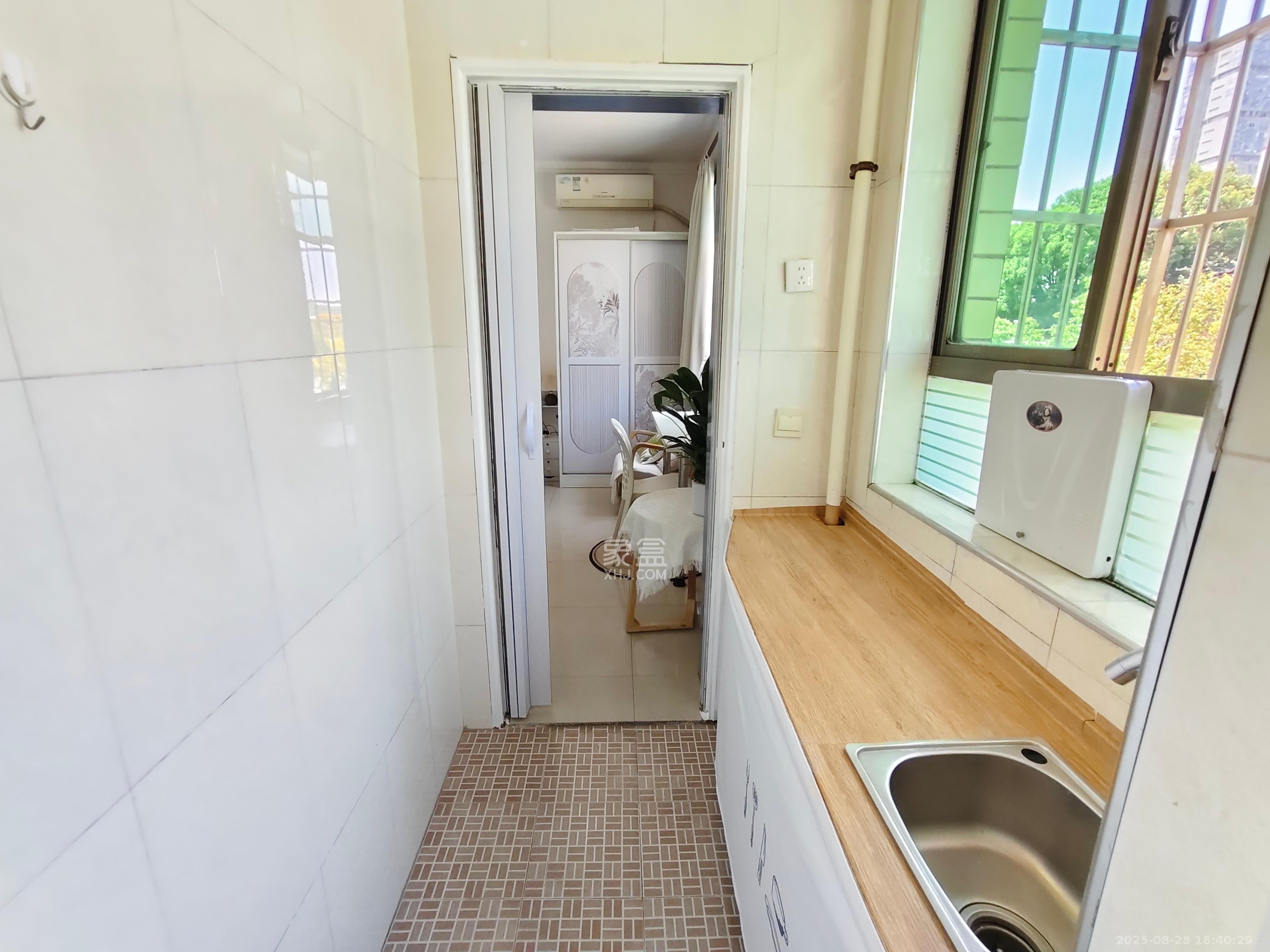 熊家湾安置小区 1室1厅1卫 1350.0元/月 熊家湾安置小区 1室1厅1卫 1350.0元/月室内图