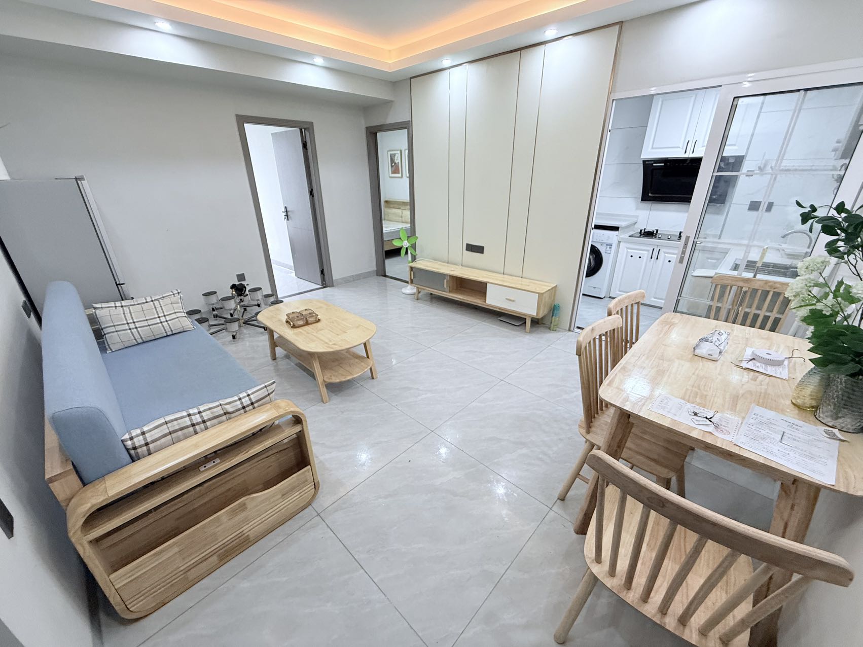 城市精英  2室2厅1卫   2600.00元/月室内图