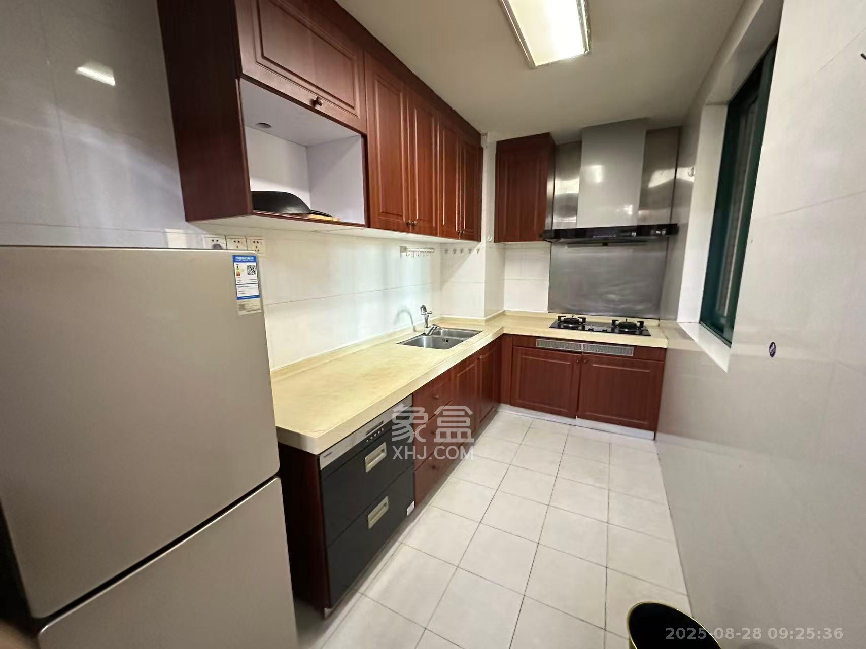 恒大绿洲 3室2厅2卫 2700.0元/月 恒大绿洲 3室2厅2卫 2700.0元/月室内图