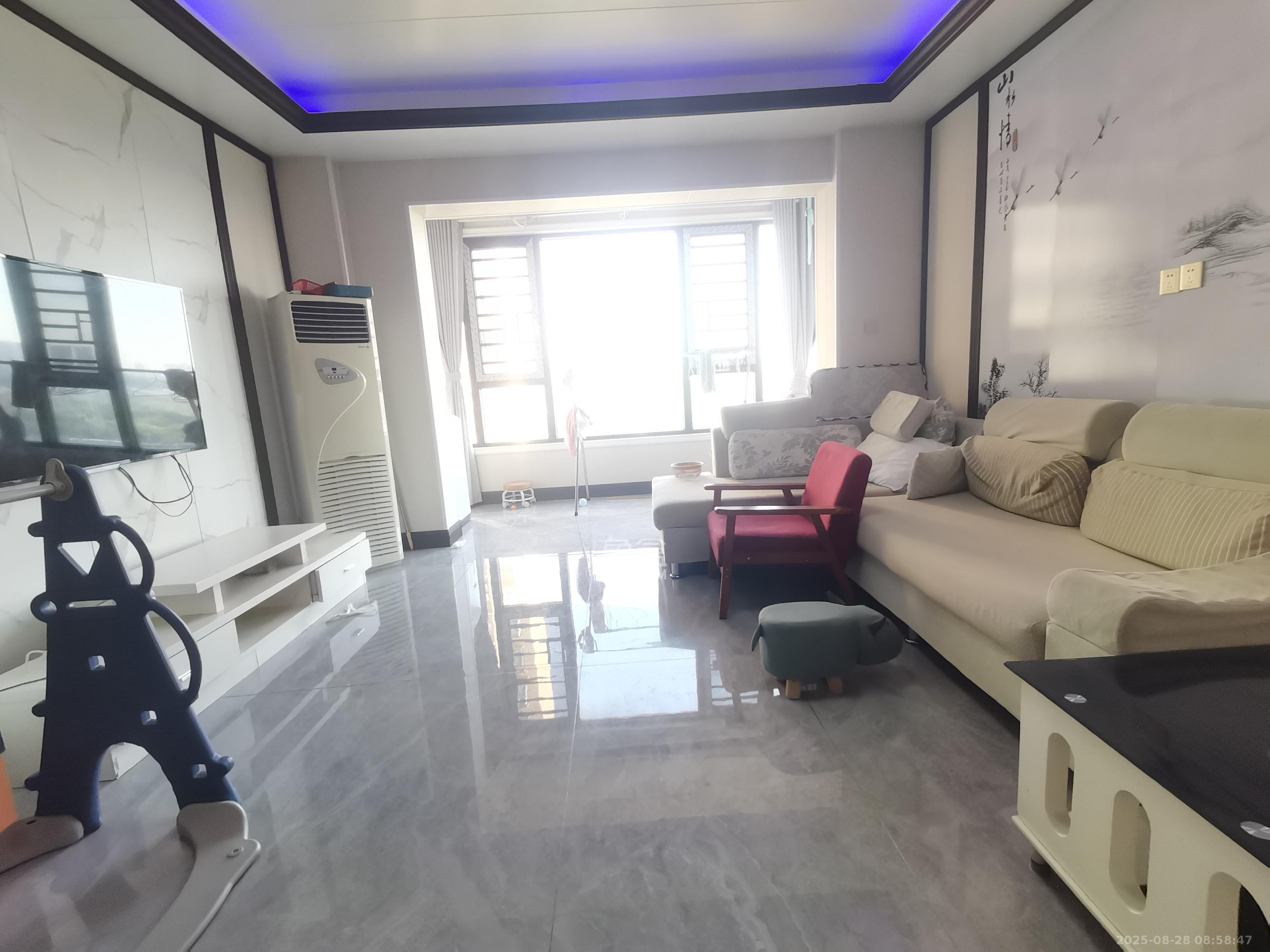 钱隆世家 3室2厅2卫 2500.0元/月 钱隆世家 3室2厅2卫 2500.0元/月室内图