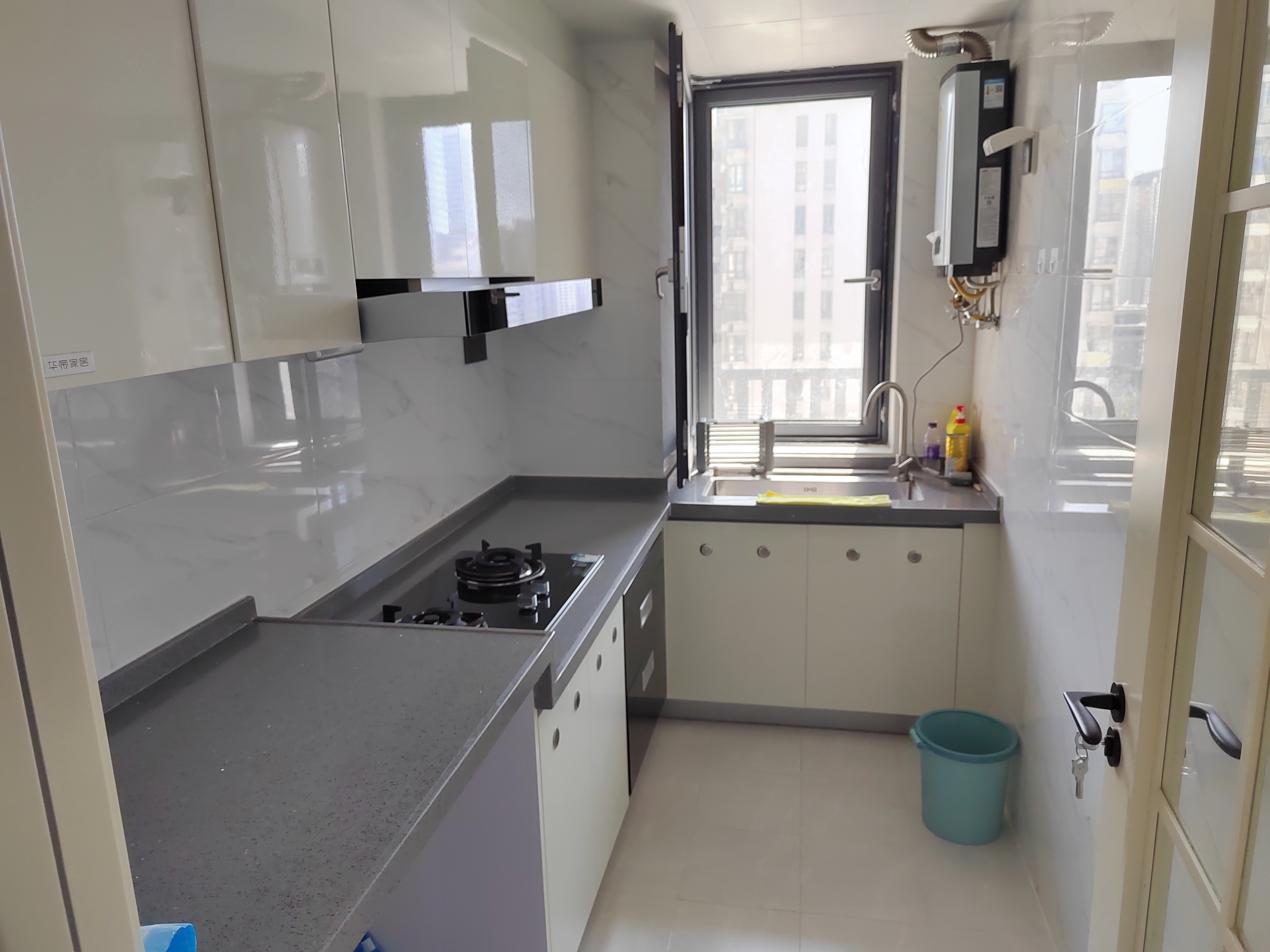 尚运上品 2室2厅1卫 3300.0元/月 尚运上品 2室2厅1卫 3300.0元/月室内图