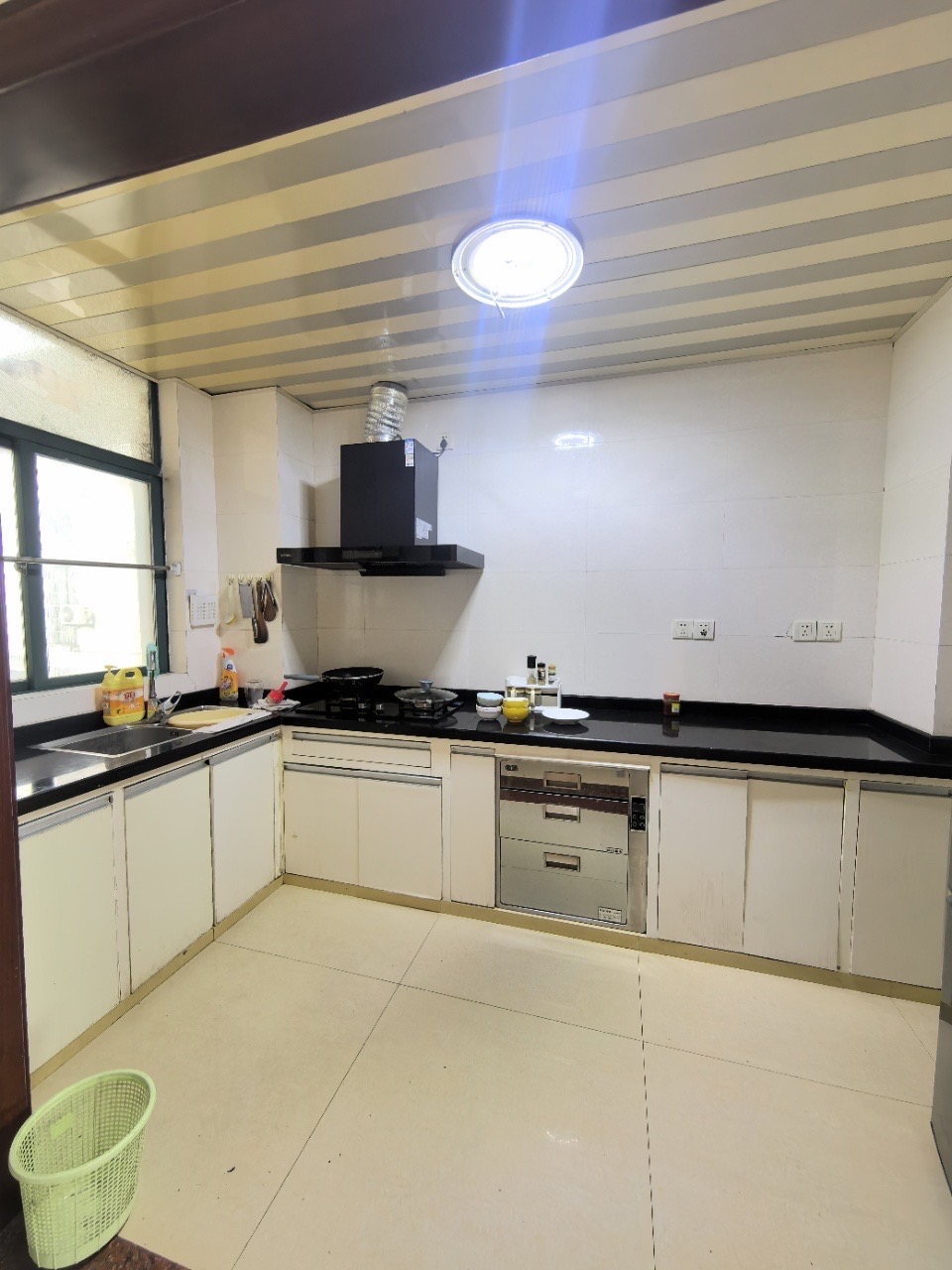 华荣府  4室2厅2卫    150.0万 华荣府  4室2厅2卫    150.0万客厅