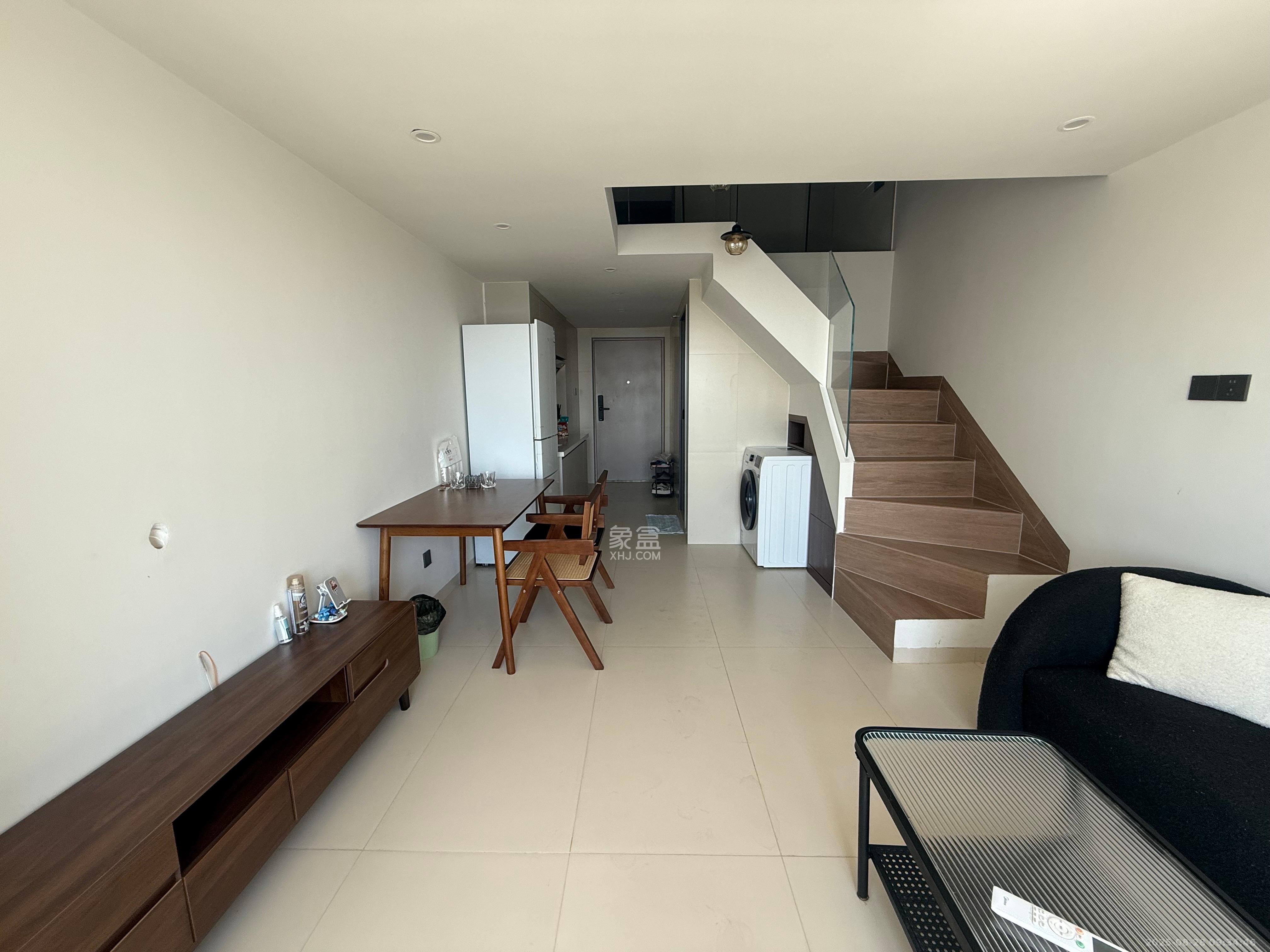 保利中环广场(保利中悦苑) 2室1厅1卫 2500.0元/月 保利中环广场(保利中悦苑) 2室1厅1卫 2500.0元/月室内图