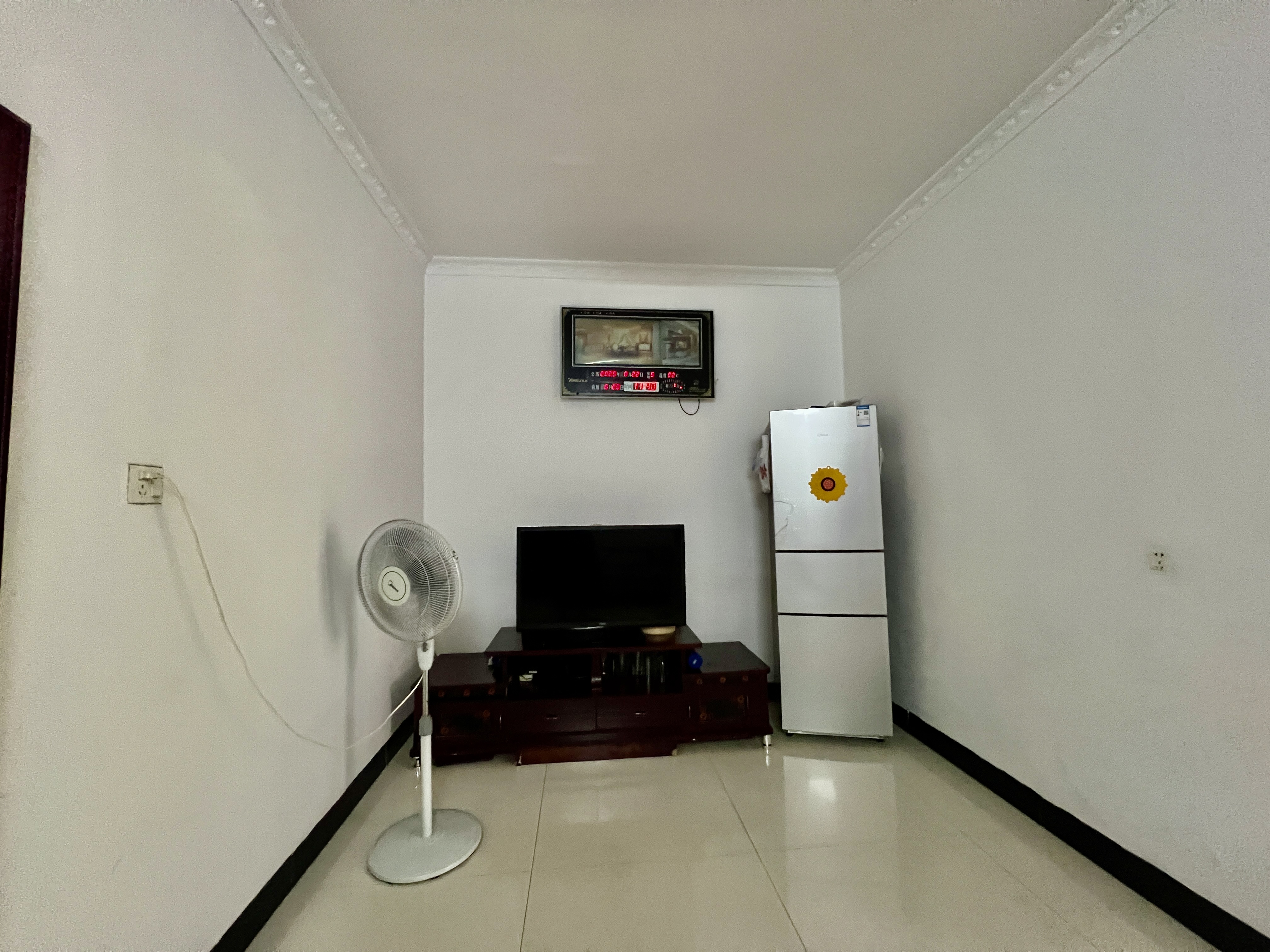 竹山社区  2室2厅1卫    27.8万 竹山社区  2室2厅1卫    27.8万室内图