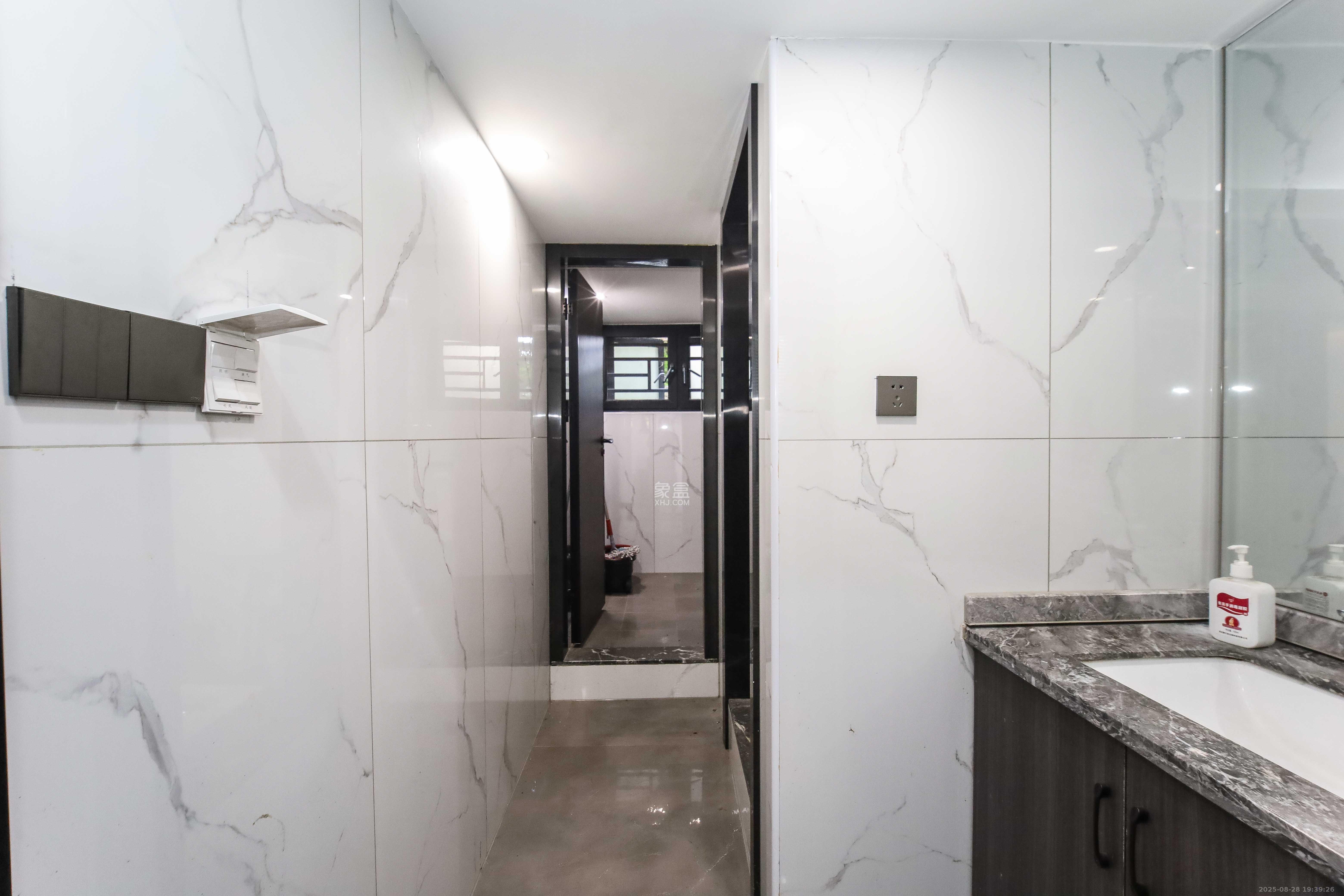 锦湘国际星城四期(金丽苑)  4室2厅3卫    480.0万 锦湘国际星城四期(金丽苑)  4室2厅3卫    480.0万卫生间