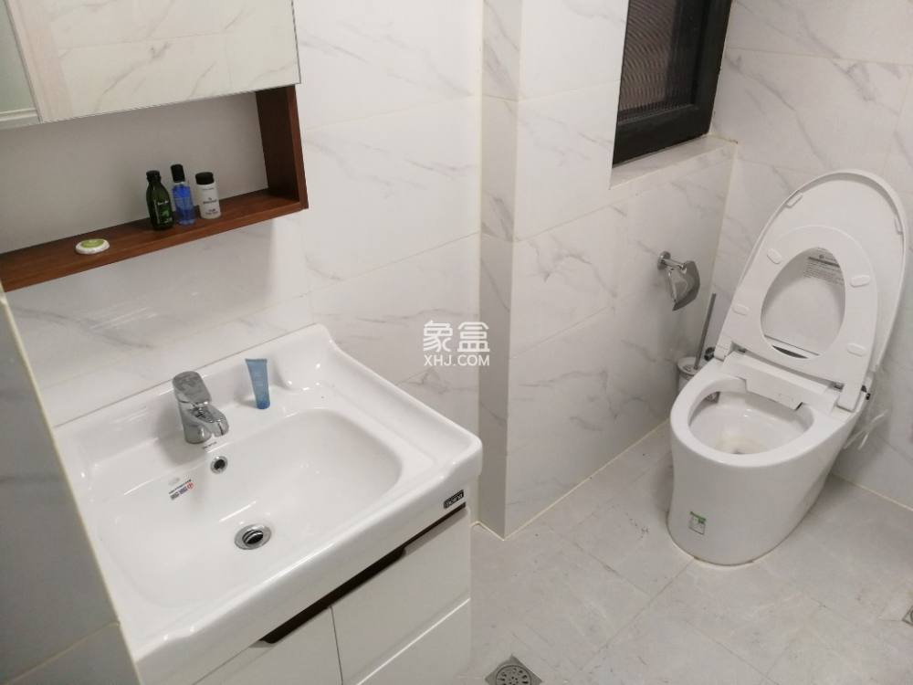 尚运上品  1室1厅1卫   2400.00元/月室内图