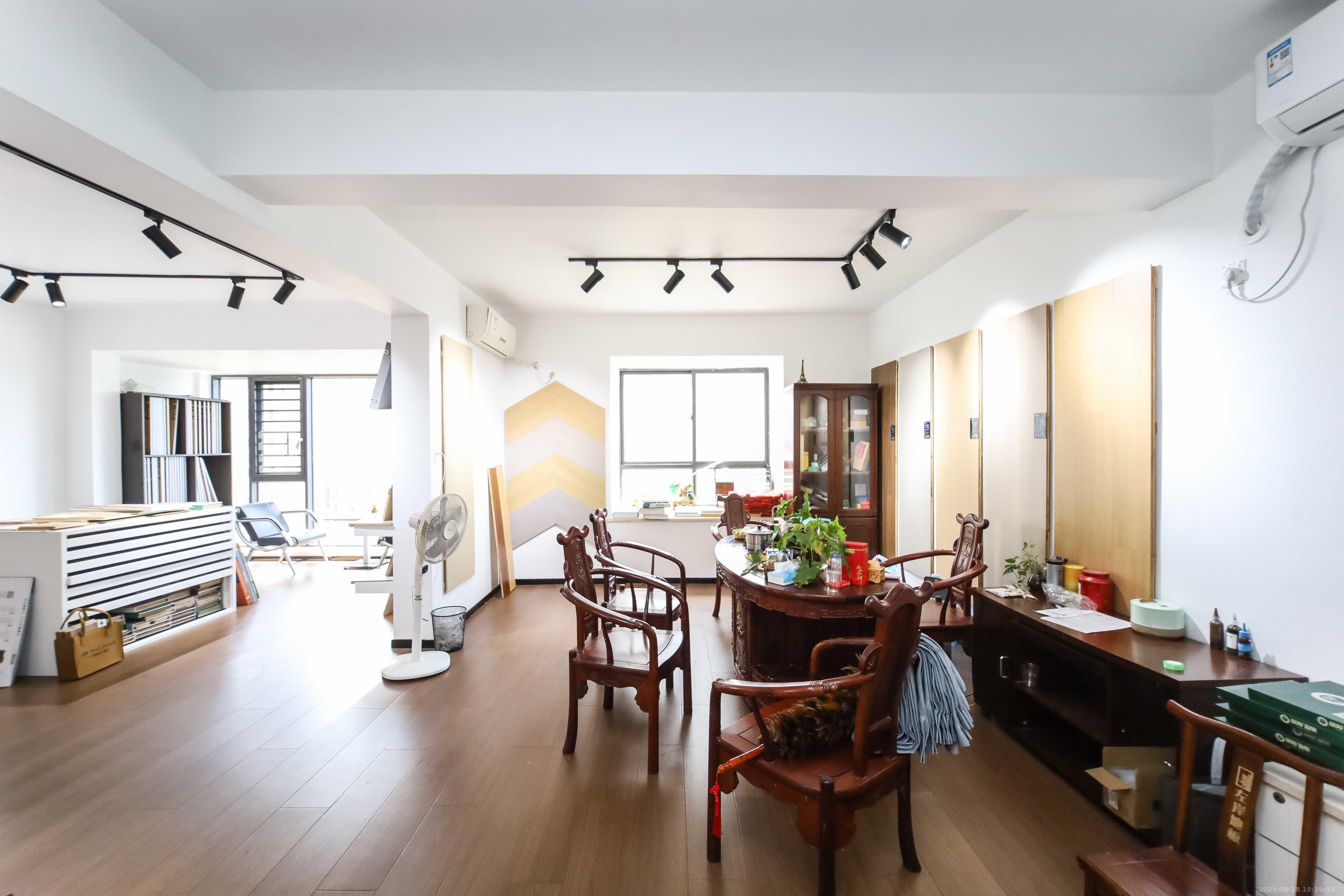 锦湘国际星城三期(锦绣苑)  1室2厅1卫    75.5万 锦湘国际星城三期(锦绣苑)  1室2厅1卫    75.5万其他