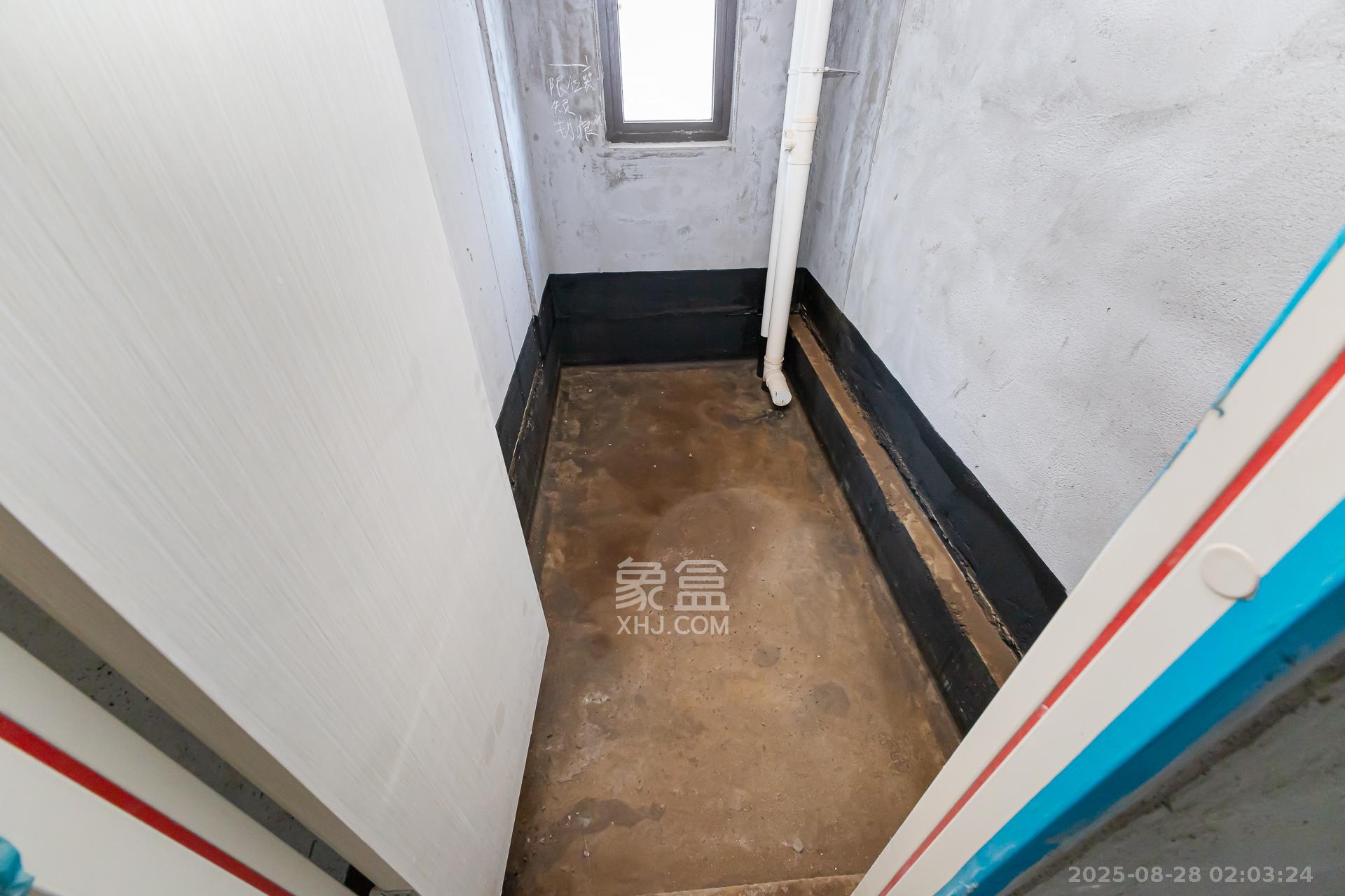 润和湘江天地E区  4室2厅3卫    190.0万 润和湘江天地E区  4室2厅3卫    190.0万卫生间