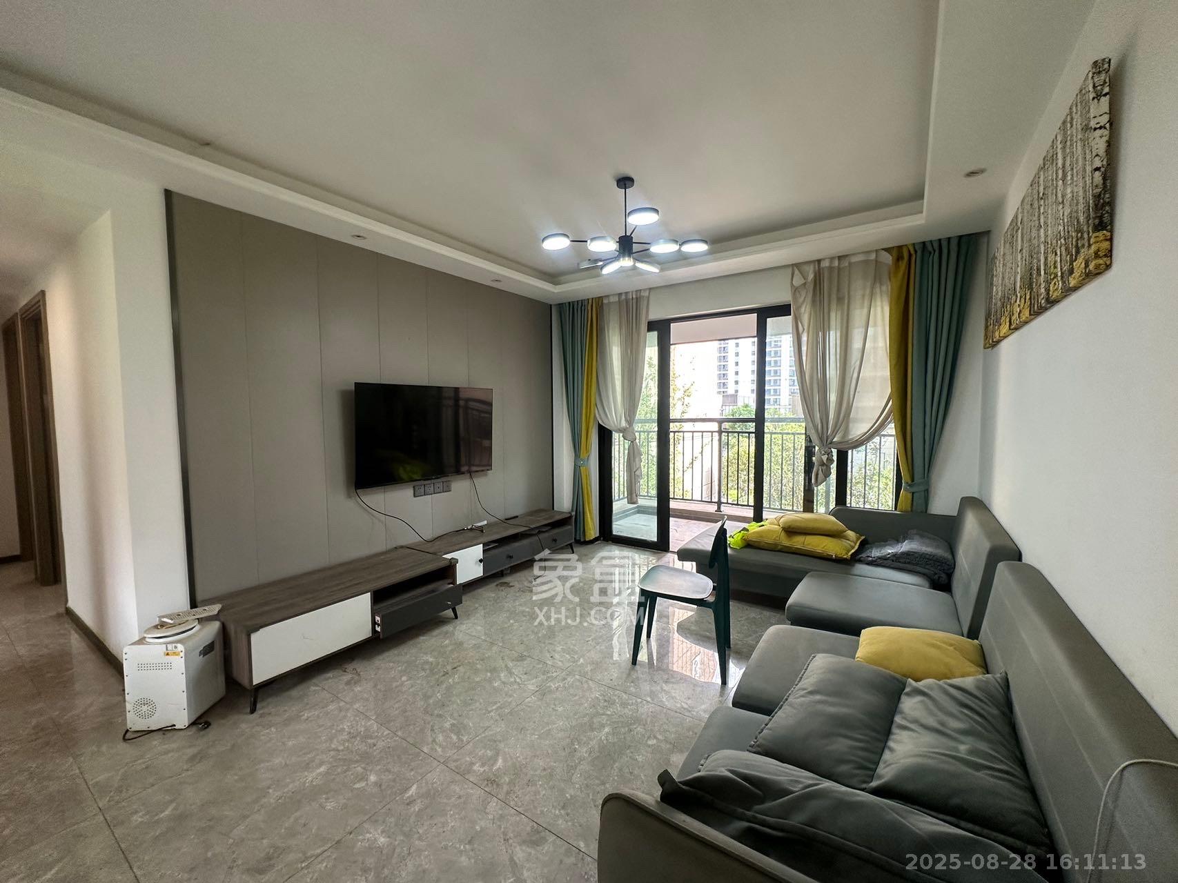 招商华发依云曦城 3室2厅2卫 2600.0元/月 招商华发依云曦城 3室2厅2卫 2600.0元/月室内图