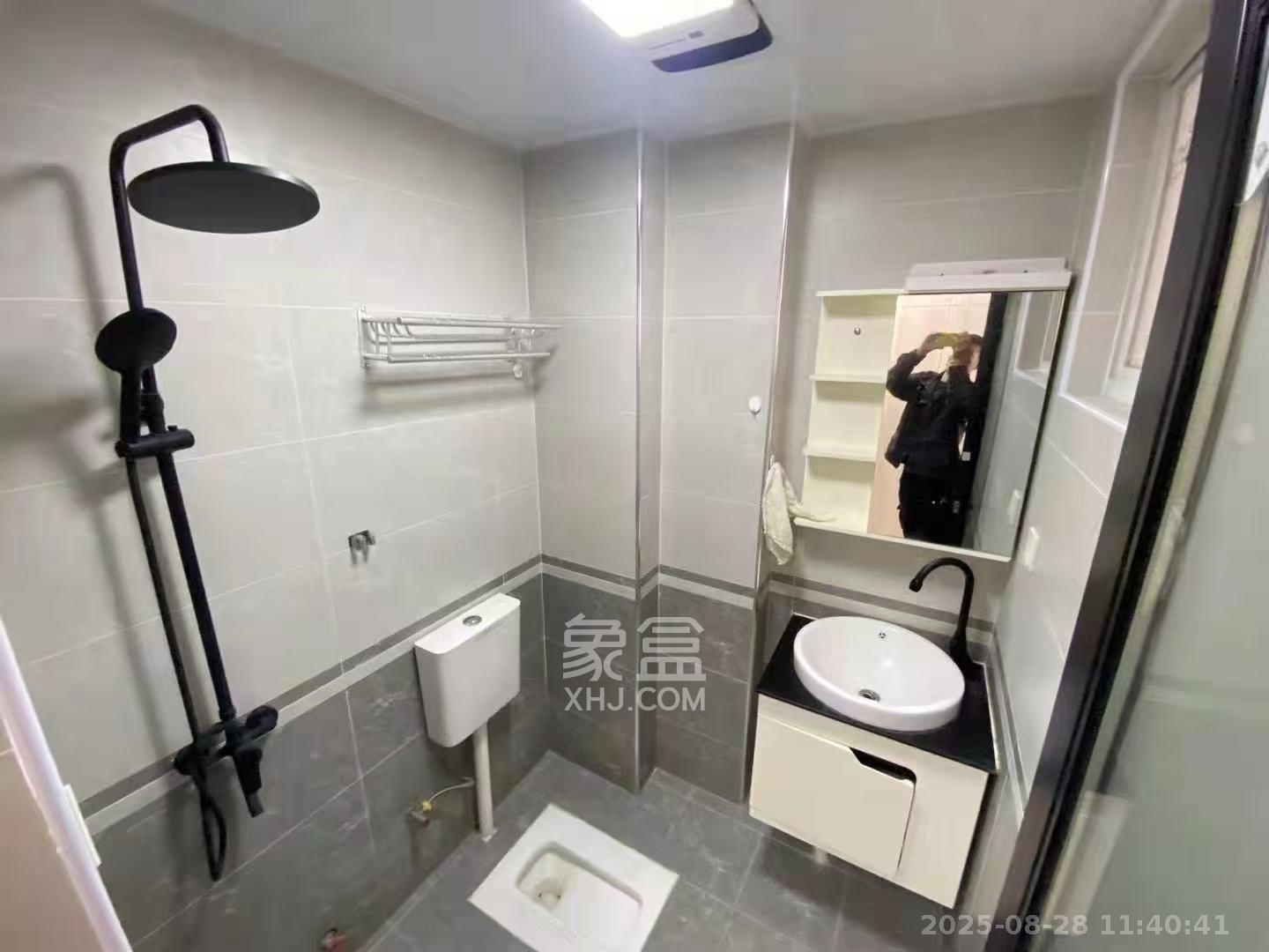 麓江春  1室0厅0卫   2300.00元/月室内图